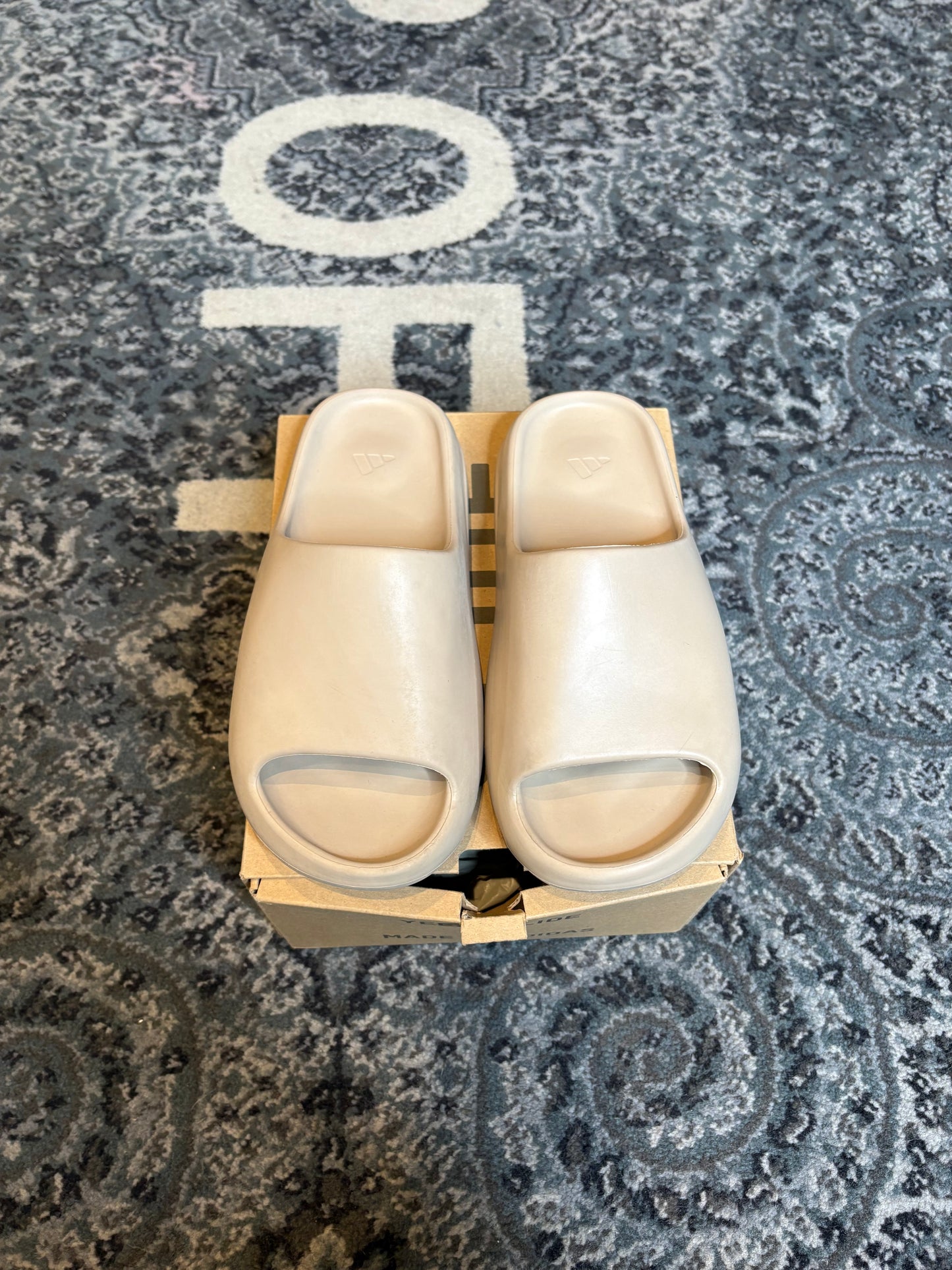 Yeezy Slide “Pure” CLEAN OG SIZE 8