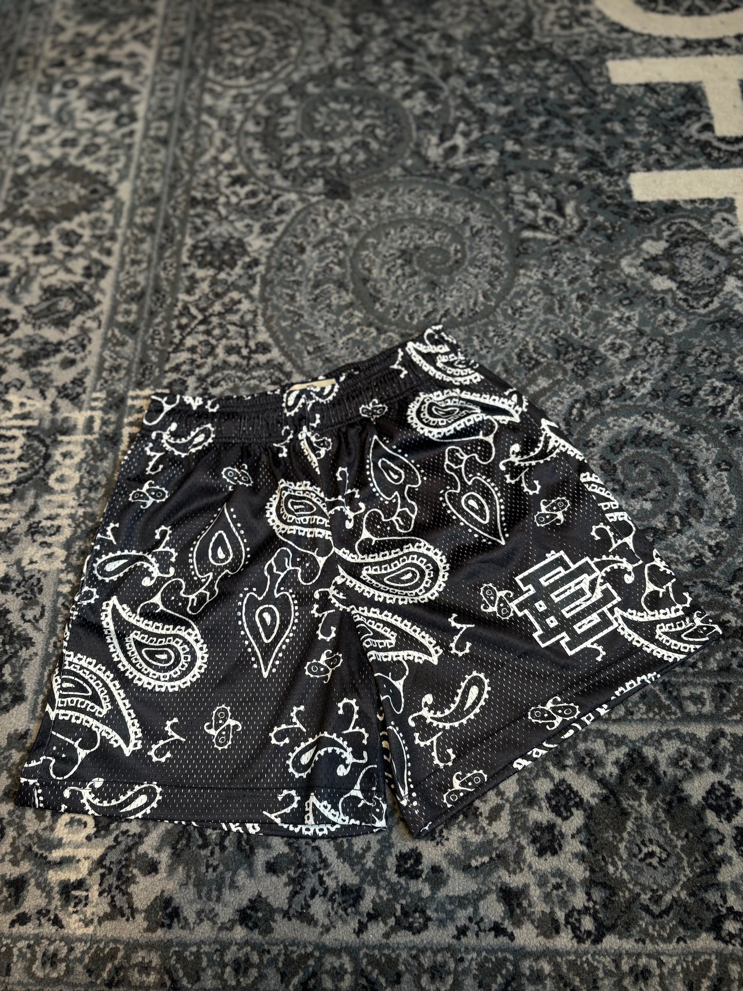 Eric Emanuel Shorts Black Paisley Size Small