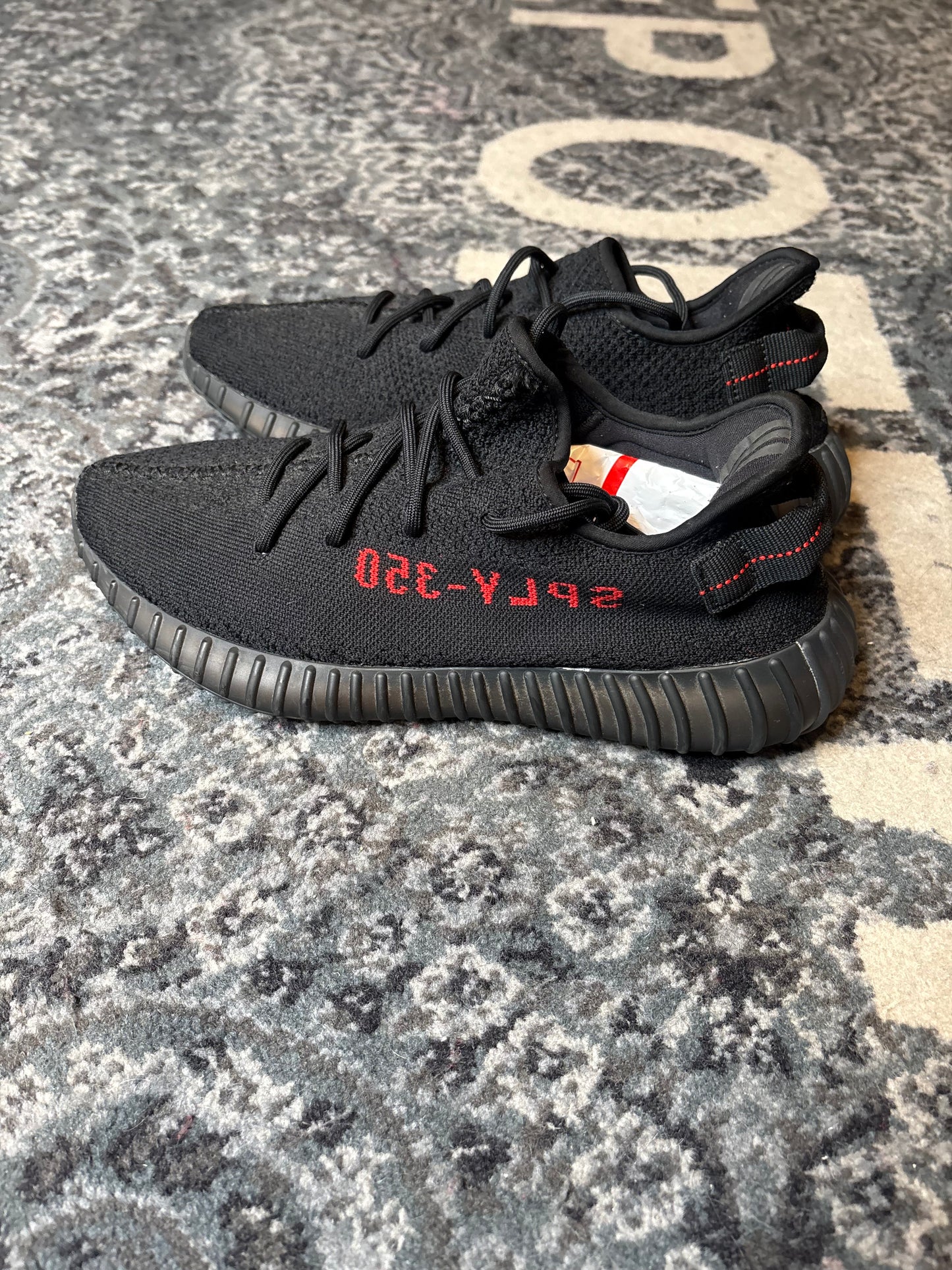 Yeezy 350 V2 “Black Red” Clean Nb Size 10.5