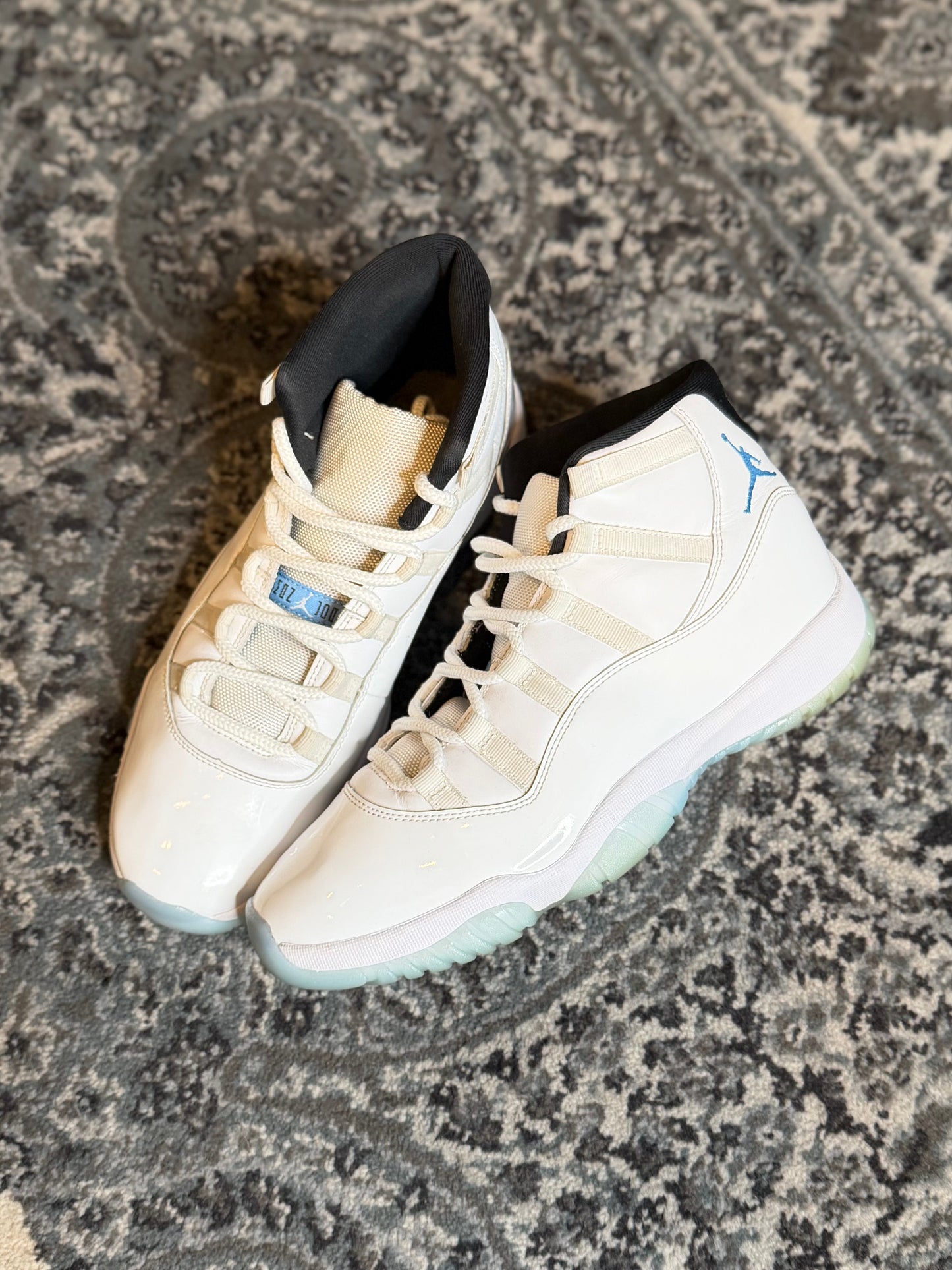 Jordan 11 Retro high ‘Legend Blue’ Size 11 PO NB