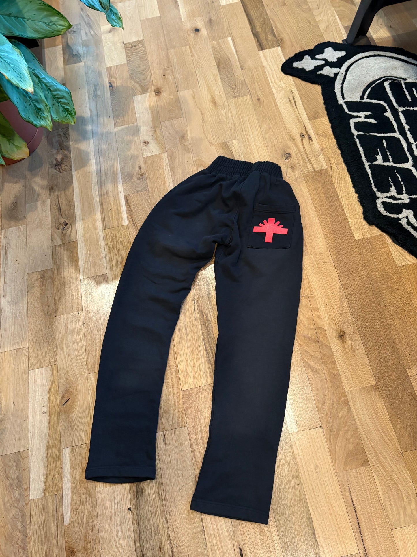 Vertebrae Sweatpants Black/Red Size Small