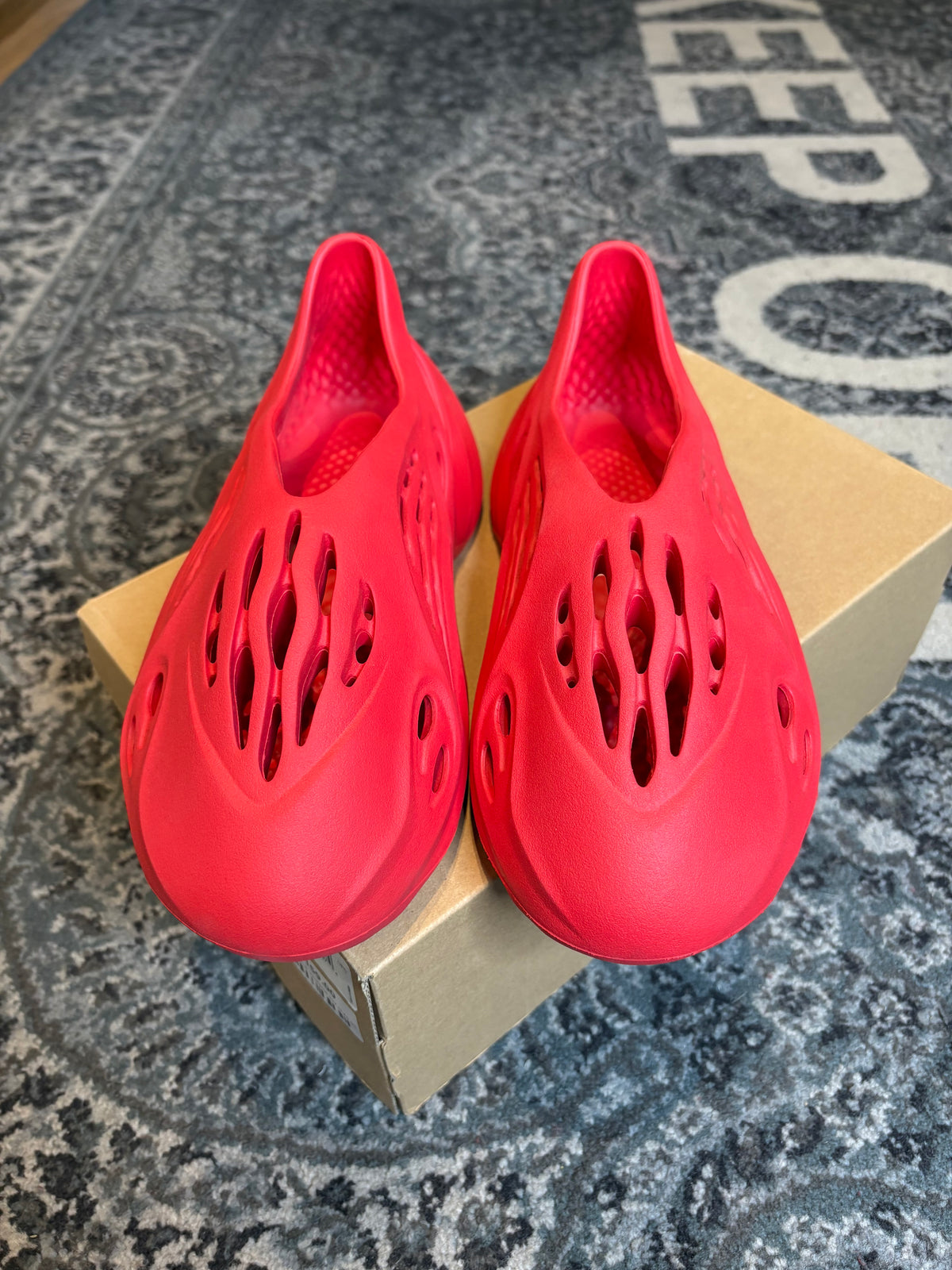 Yeezy Foam RNNR “Vermillion” Clean Og Size 10