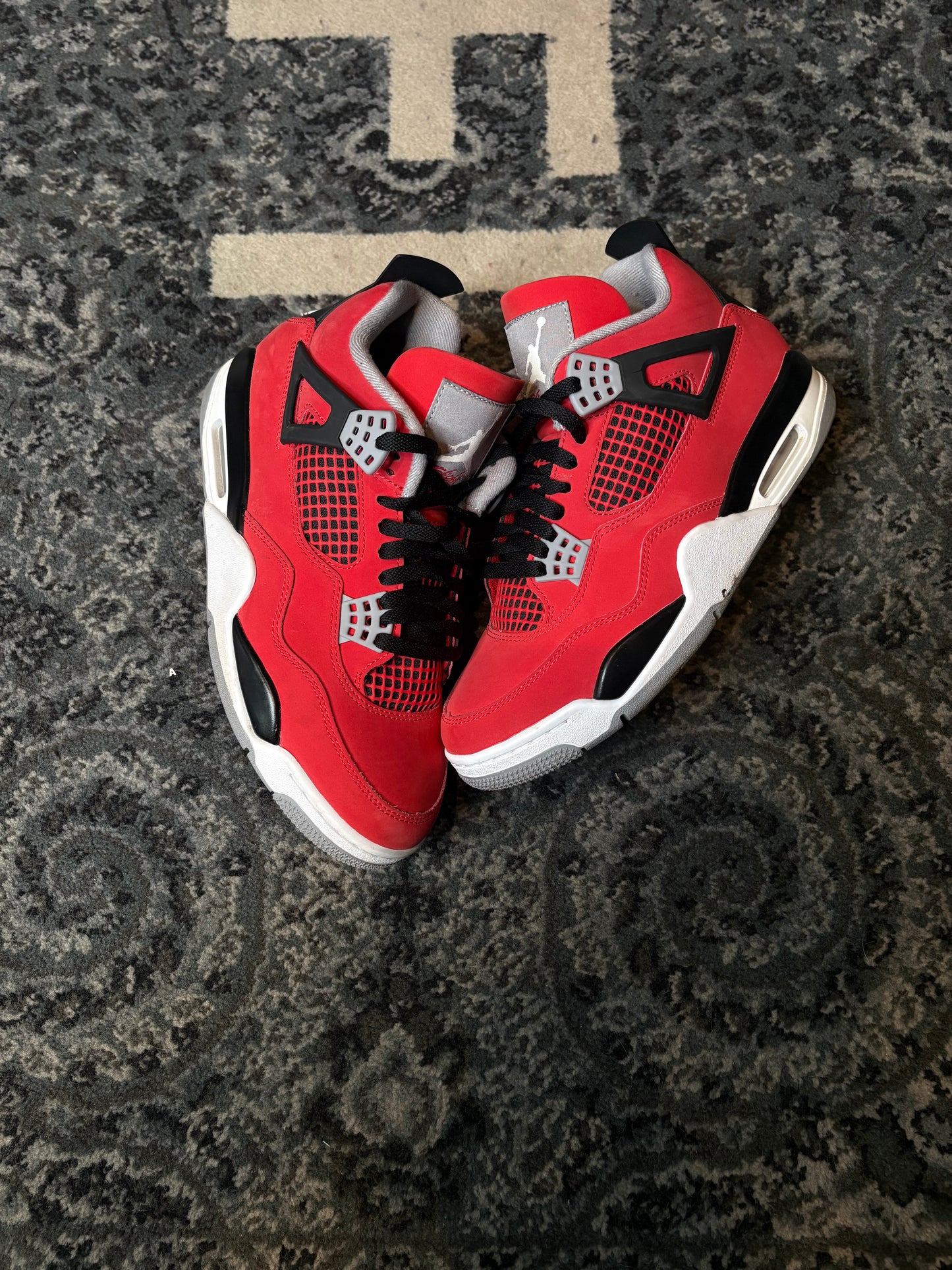 Jordan 4 Retro “Toro” Clean Nb Size 9