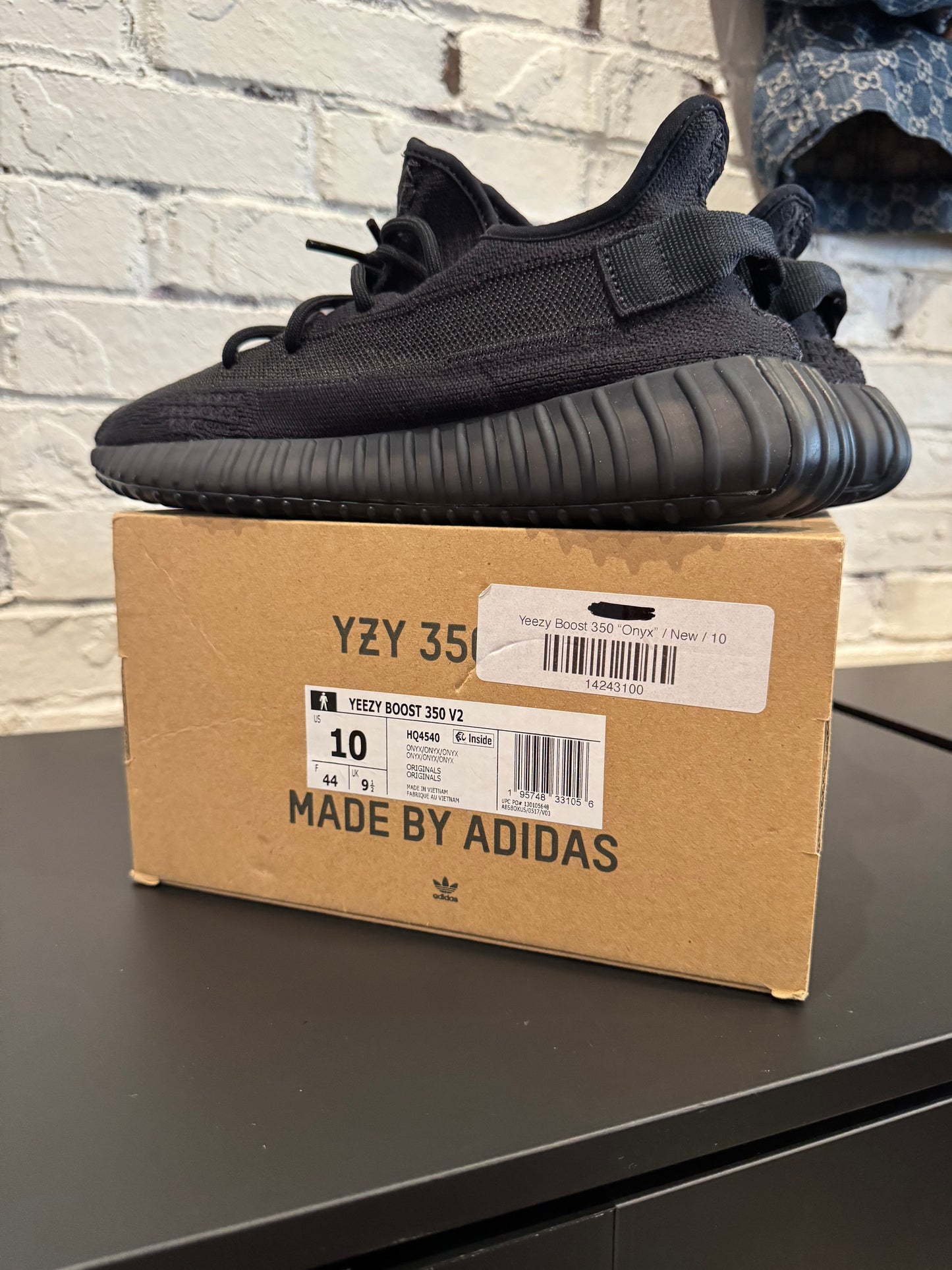 Yeezy 350 ‘Onyx’ Clean OG Size 10