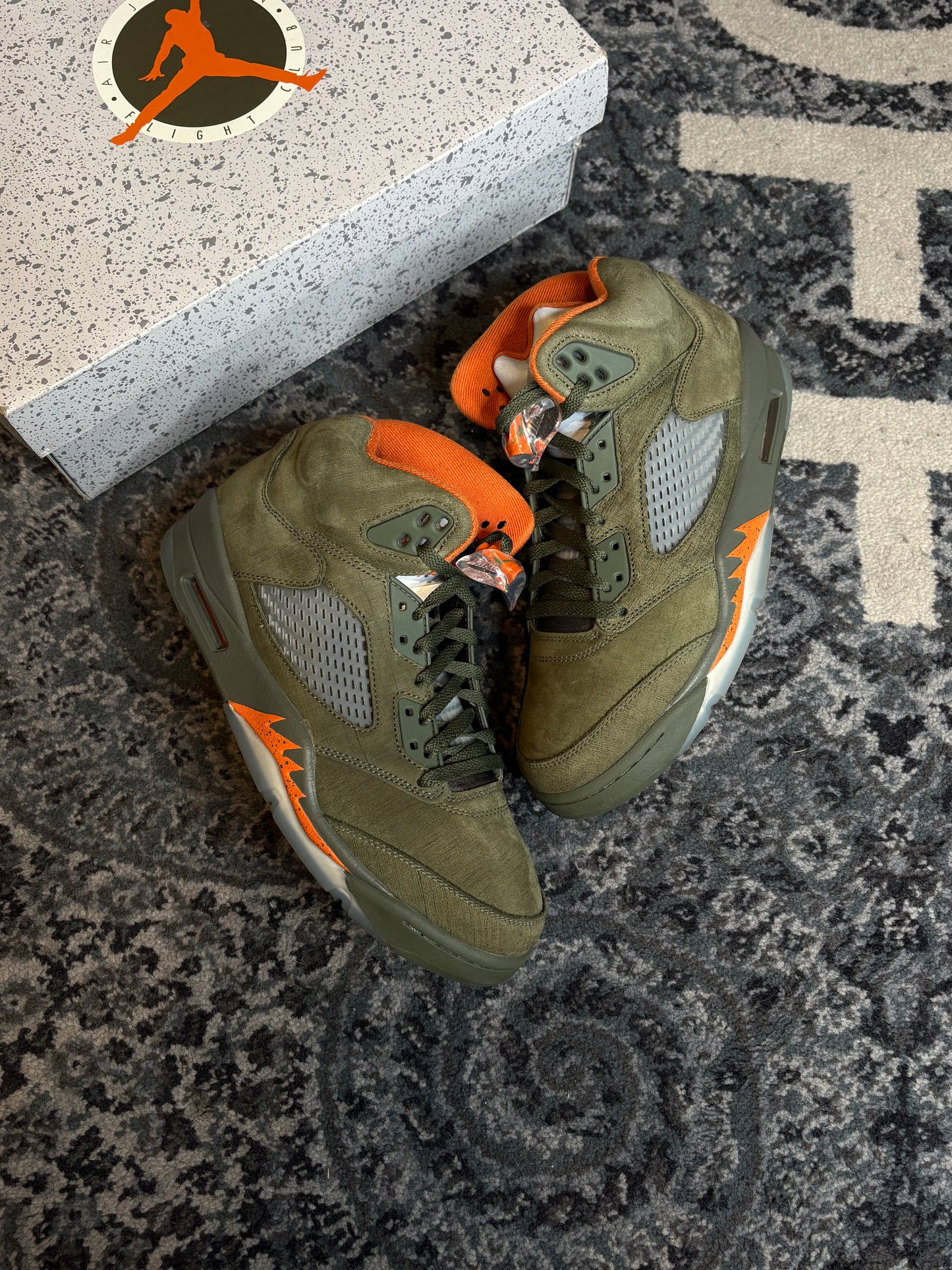 Jordan 5 Retro “Olive” Clean Og Size 9