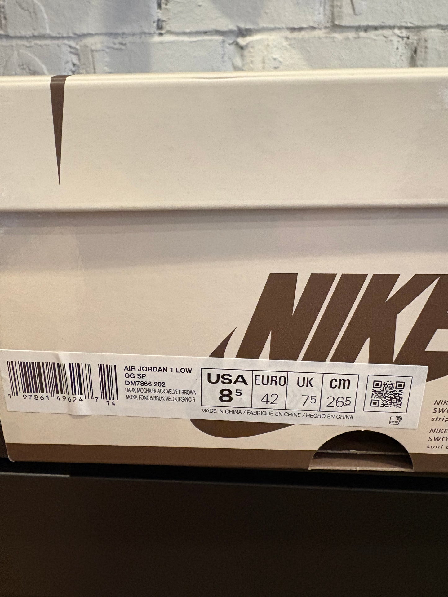 Jordan 1 Retro Low Travis Scott Velvet Brown DS OG Size 8.5