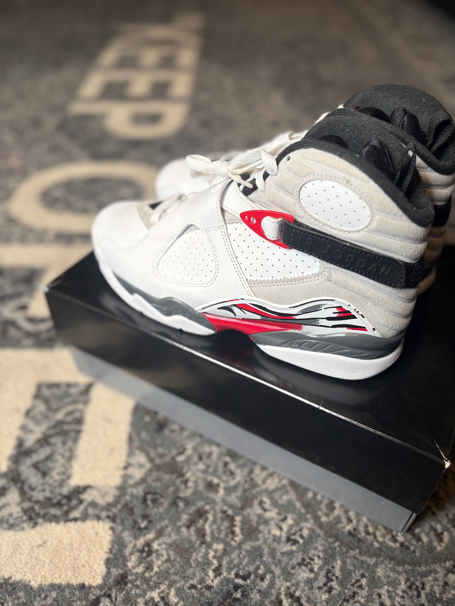 Jordan 8 Retro “True Red” VNDS OG SIZE 8.5