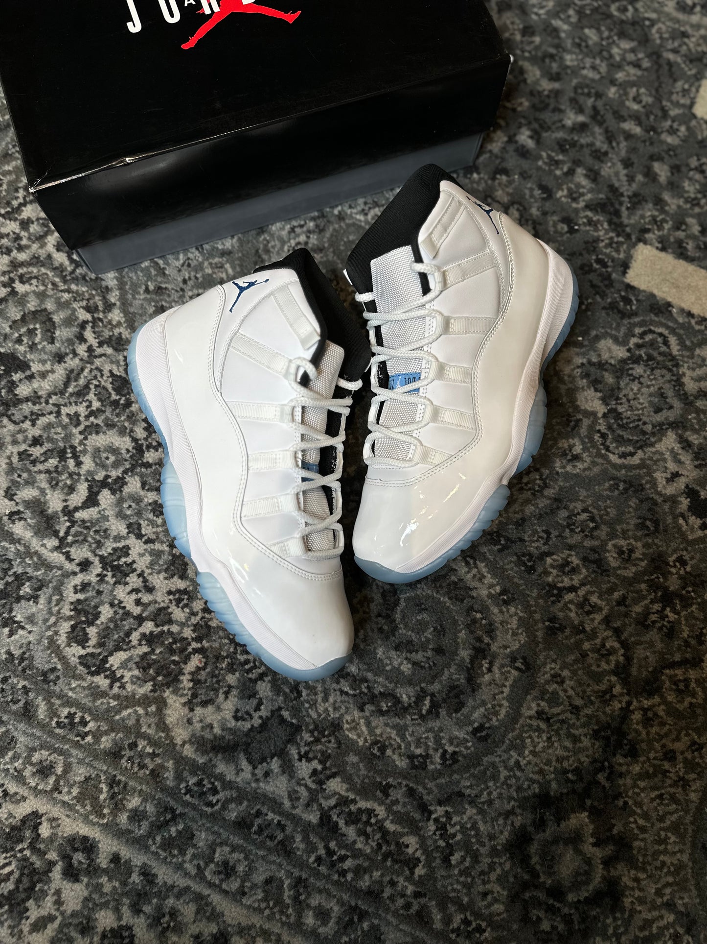 Jordan 11 Retro “Legend Blue” Clean Og Size 10
