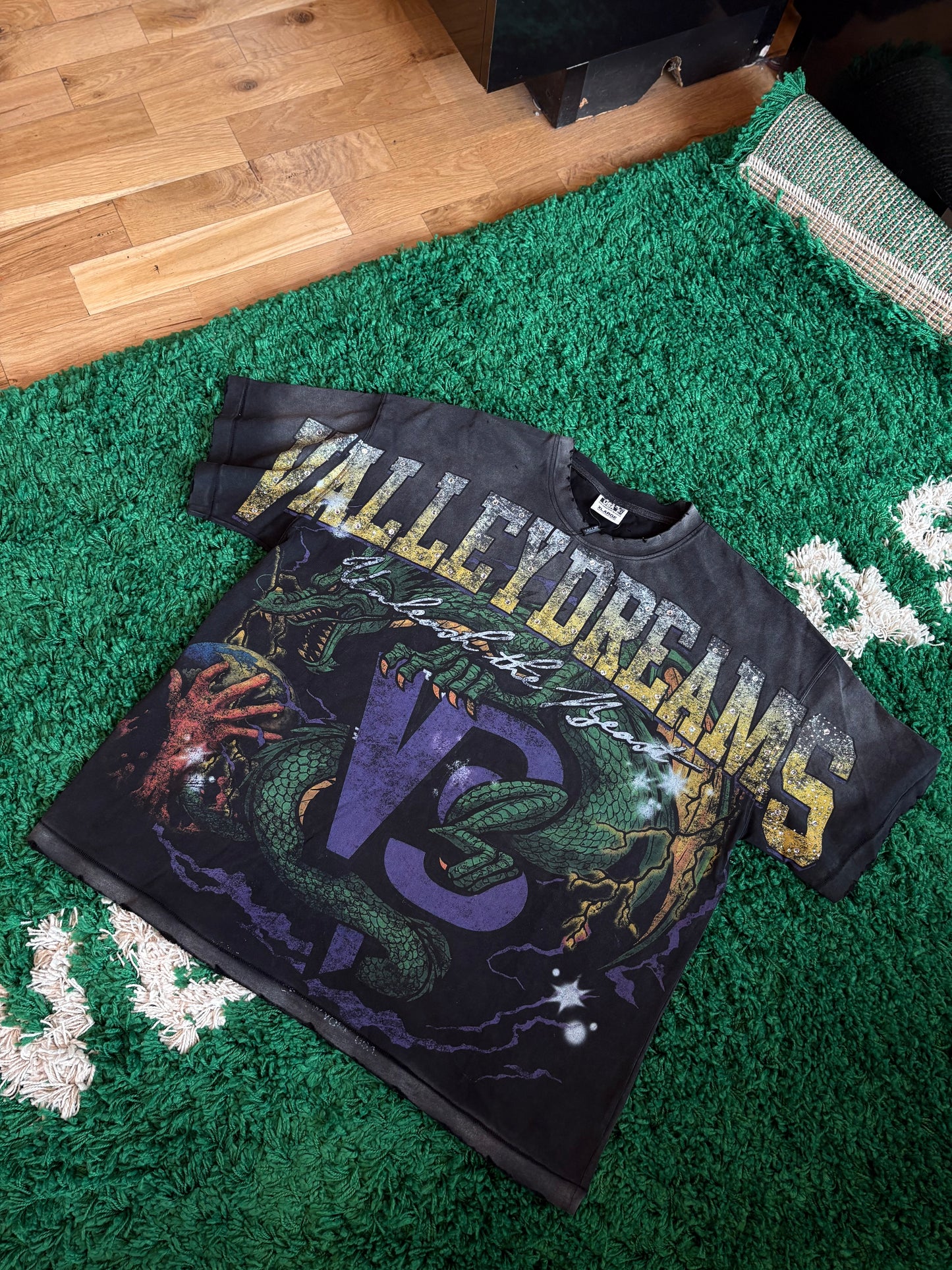 Vale Dragon Tee Size XL