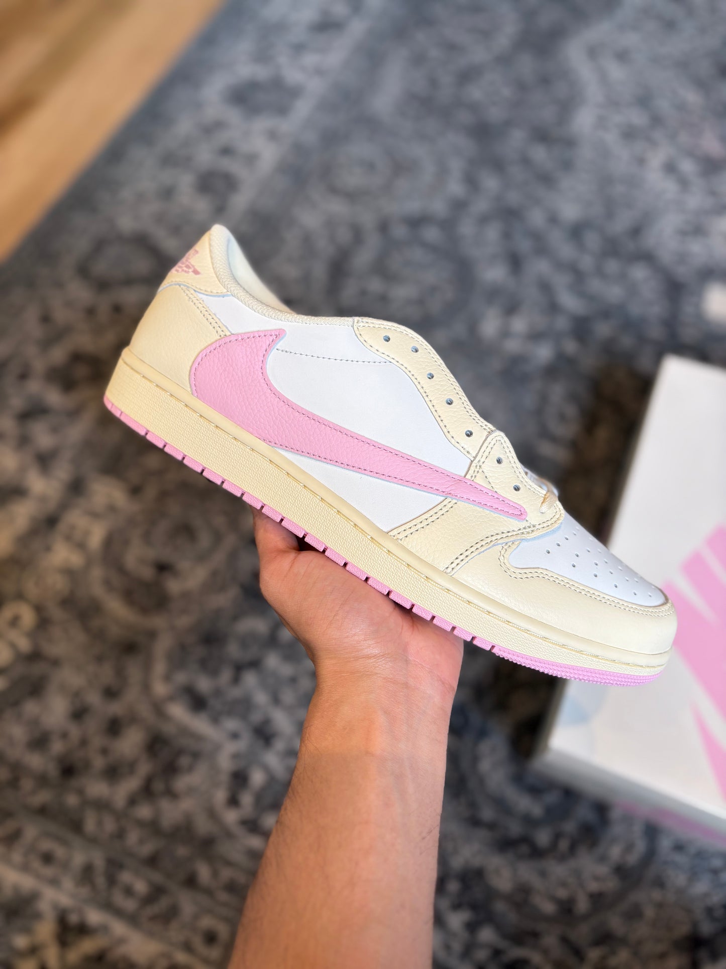 Jordan 1 Retro Low “Travis Scott Shy Pink” DS OG