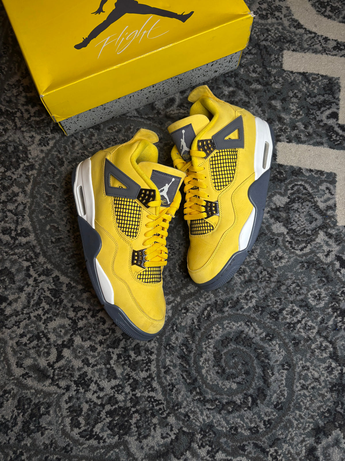 Jordan 4 Retro “Lightning” Clean Og Size 11