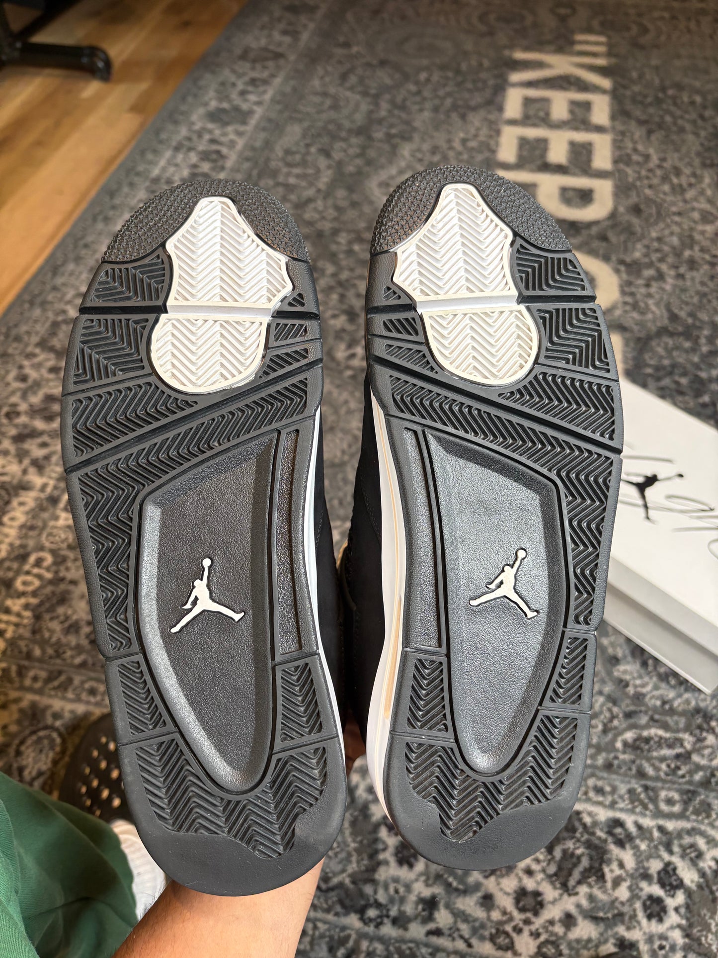 Jordan 4 Retro “White Thunder” CLEAN OG SIZE 12