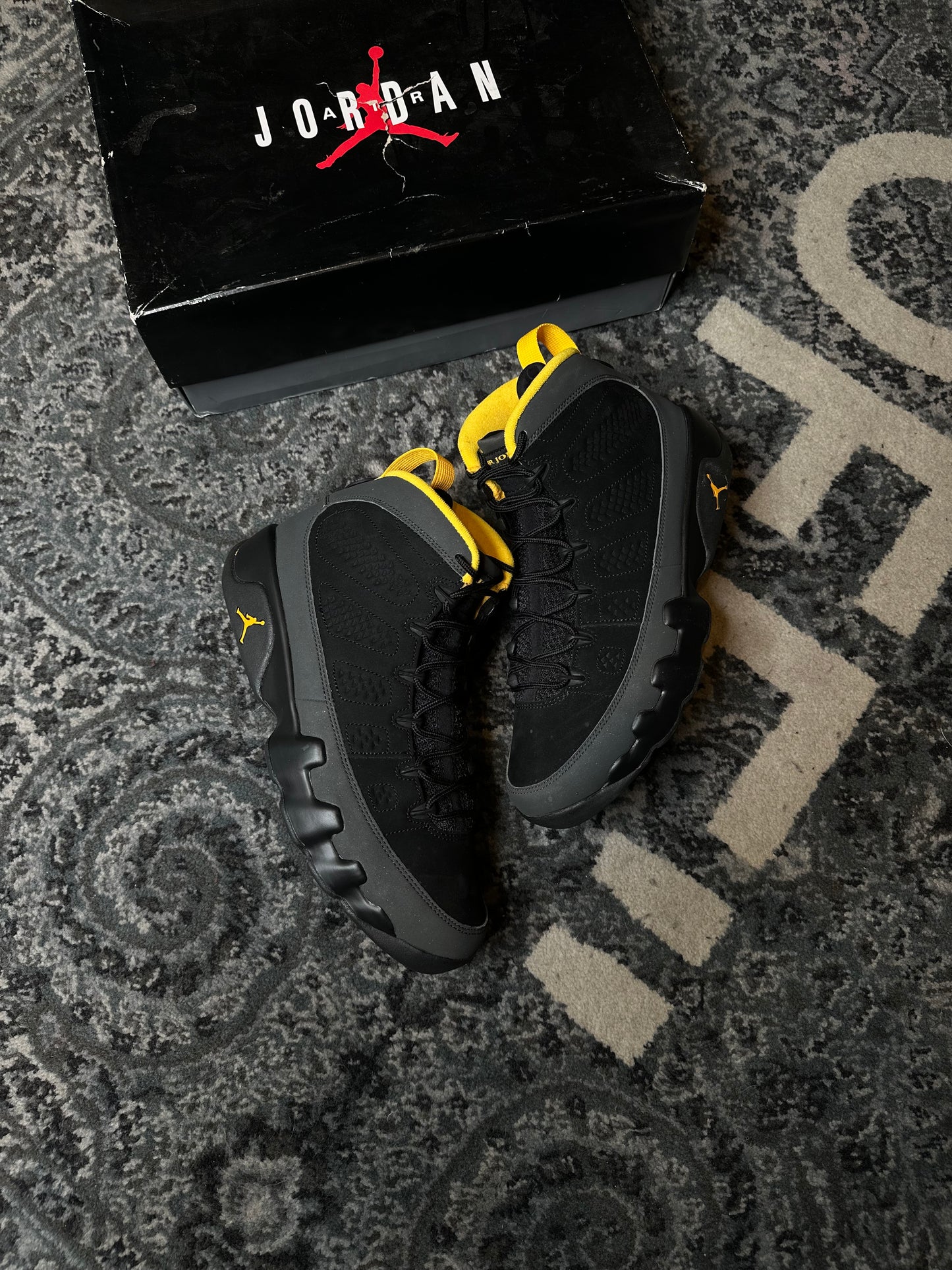 Jordan 9 Retro “University Gold” Clean Og Size 10.5