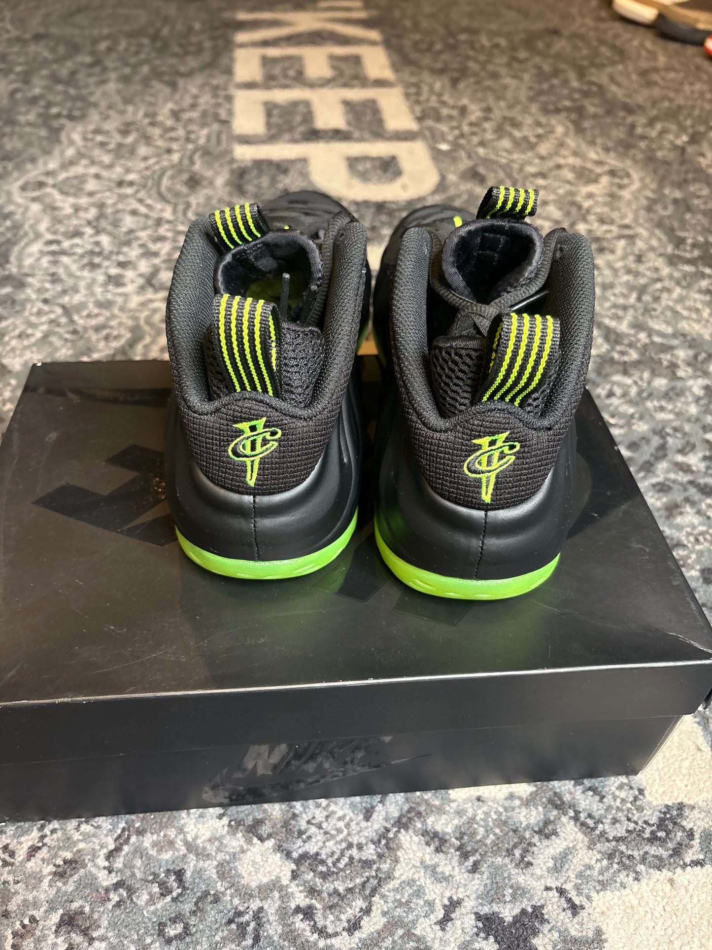 Nike Foamposite One “Black Volt” Clean Og Size 9.5