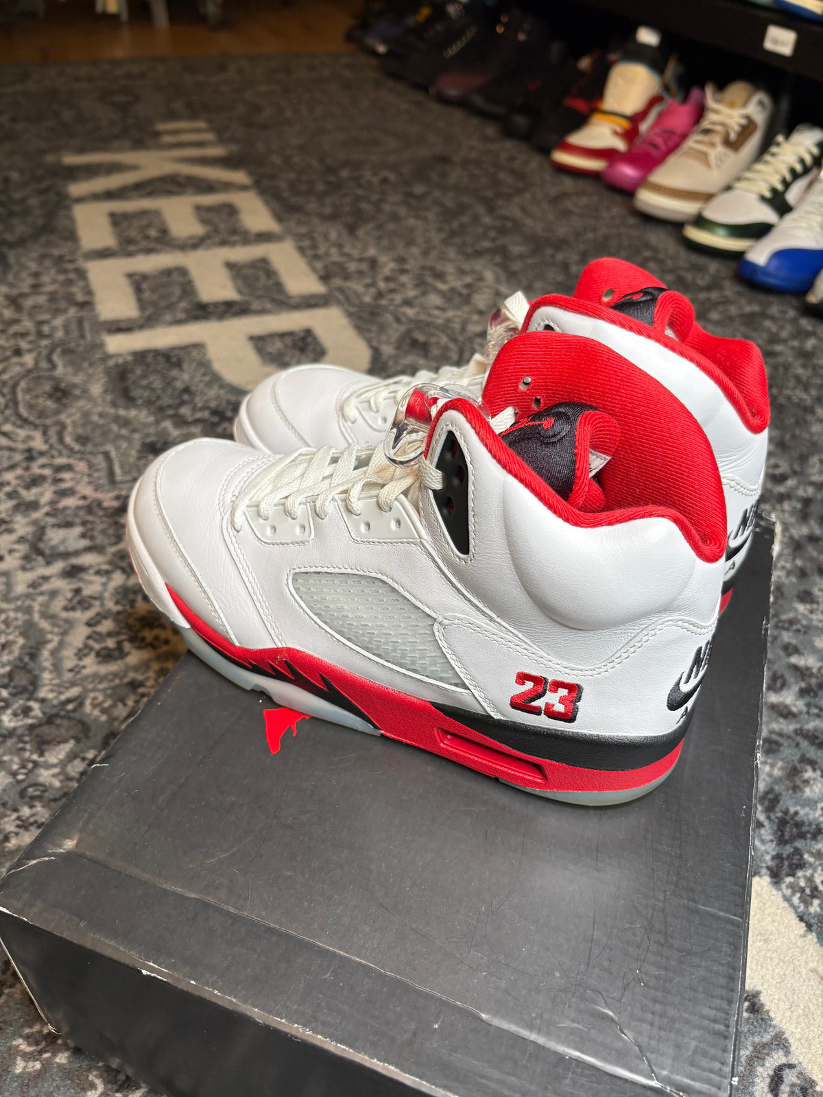 Jordan 5 Retro “Fire Red Black Tongue” Clean Og Size 8.5