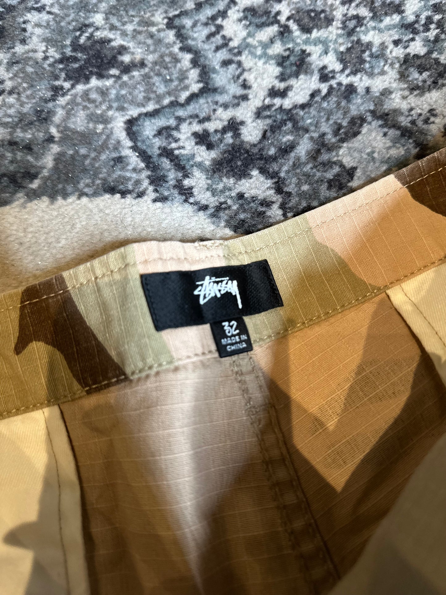 STUSSY Camo Cargo Shorts Size 32
