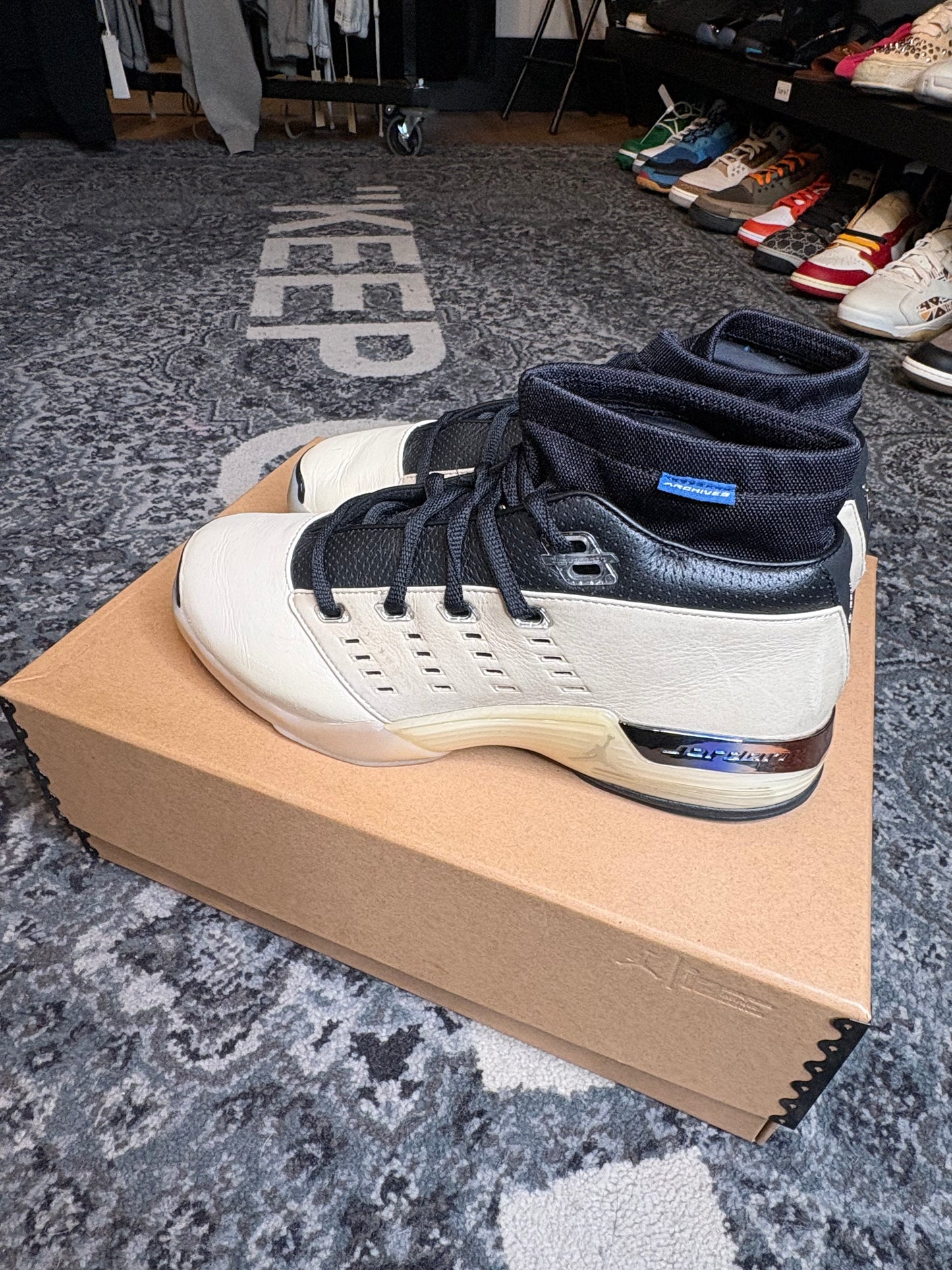 Jordan 17 Retro Low “Infinite Archives” Clean Og Size 9.5
