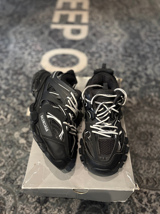 Balenciaga Track “Black and White” OG CLEAN SIZE 11(44EU)