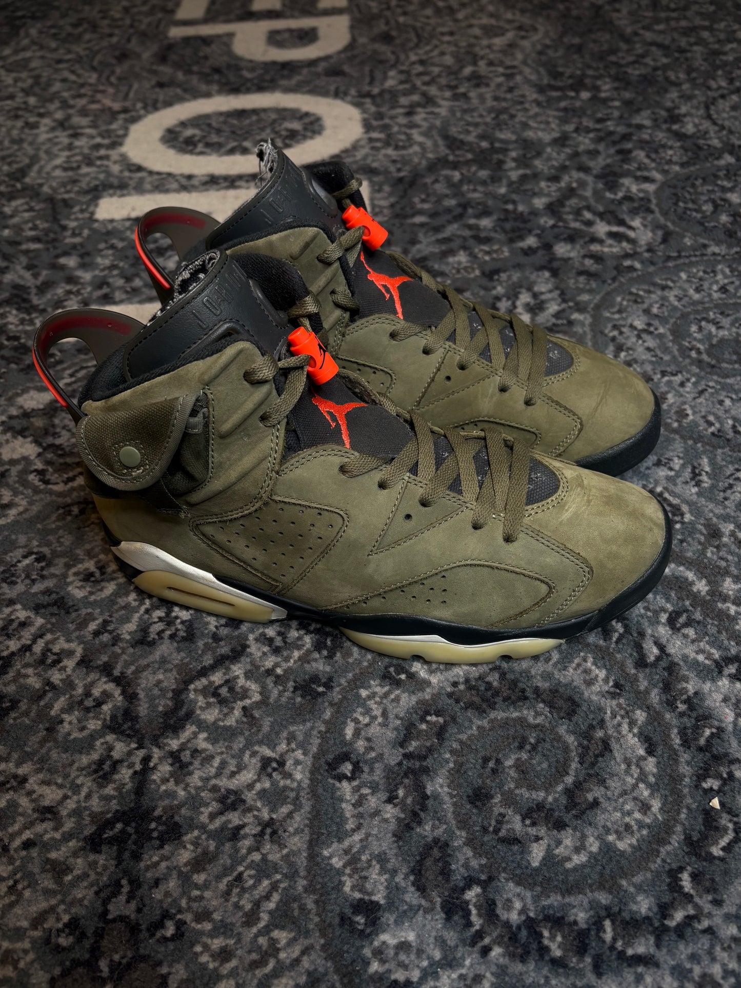 Jordan 6 Retro “Travis Scott” PO NB SIZE 9.5