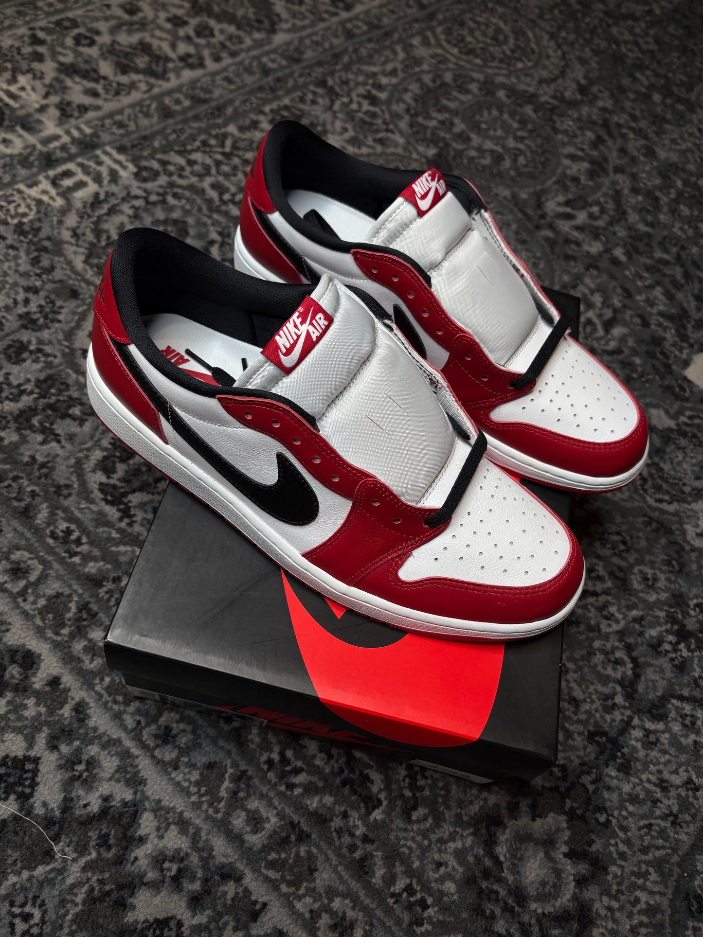 Jordan 1 Retro Low Chicago DS OG Size 12