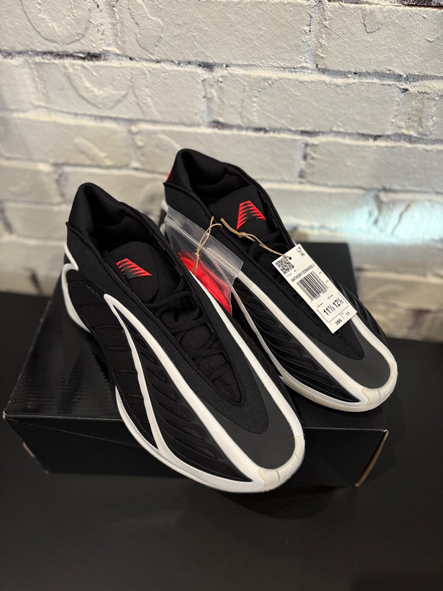 Adidas AE 2 Black/White/Red DS OG Size 11.5