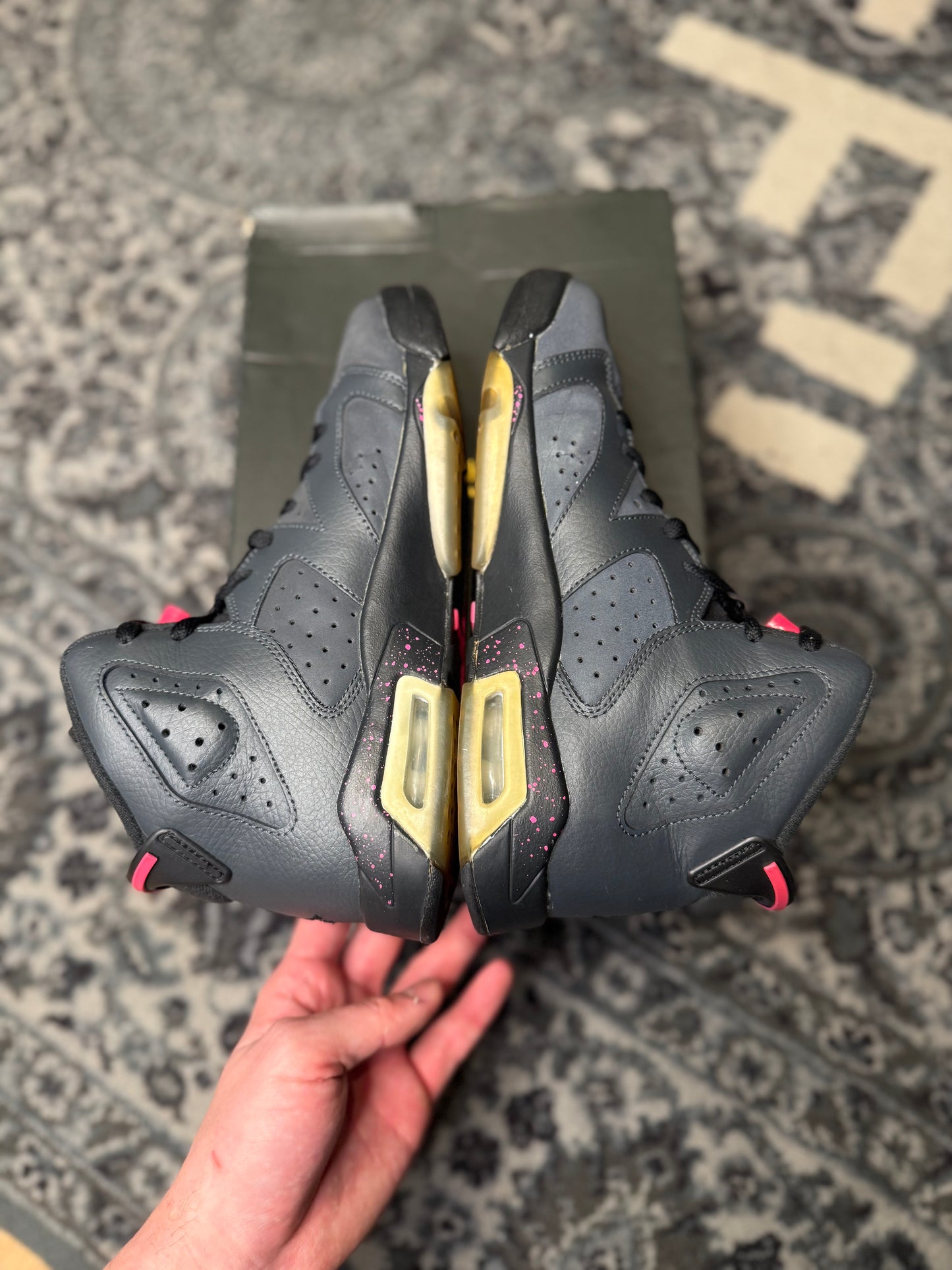 Jordan 6 Retro Hyper Pink Clean OG Size 7y