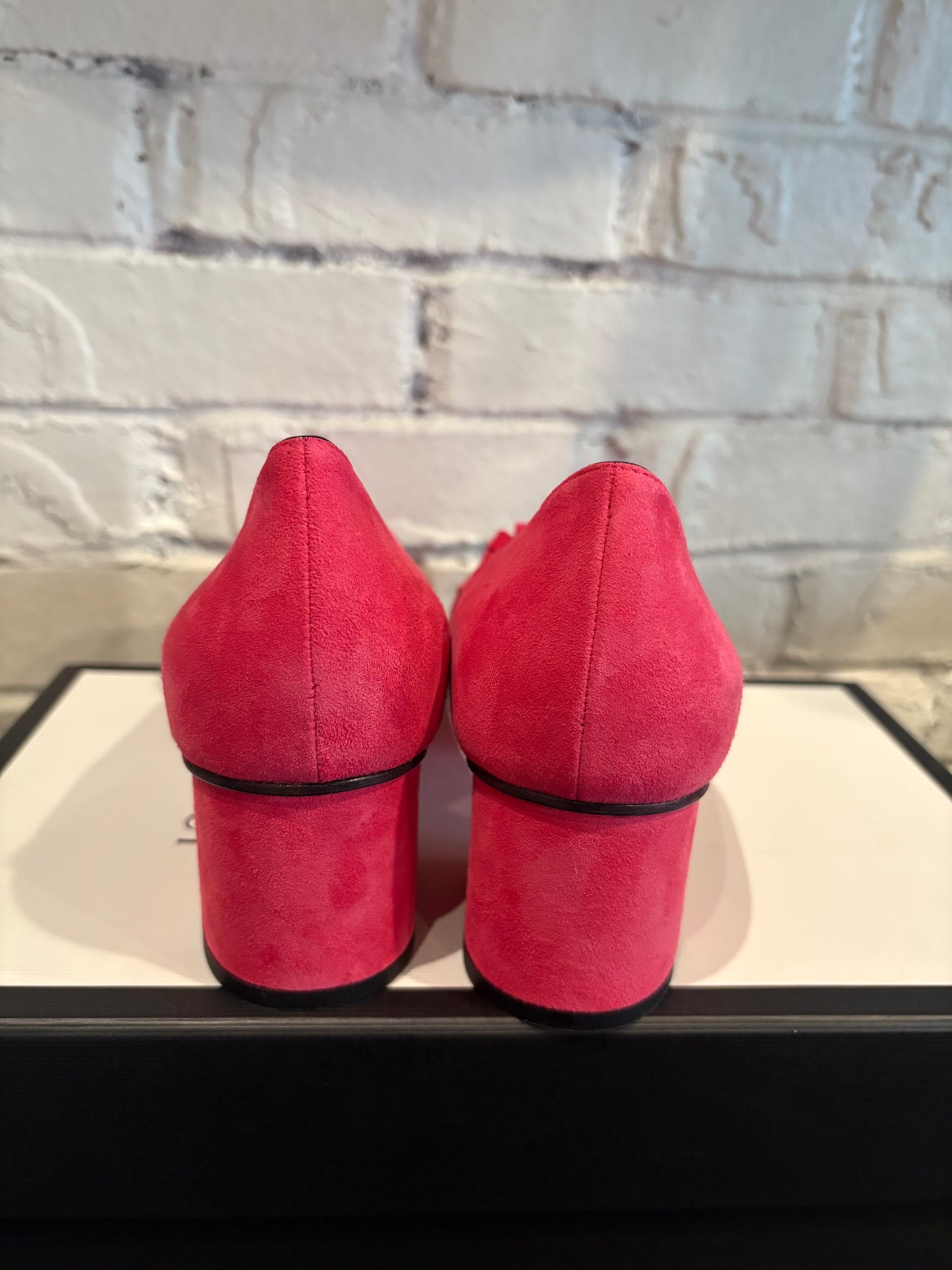 Gucci Suede Pink Pumps DS OG Size 39