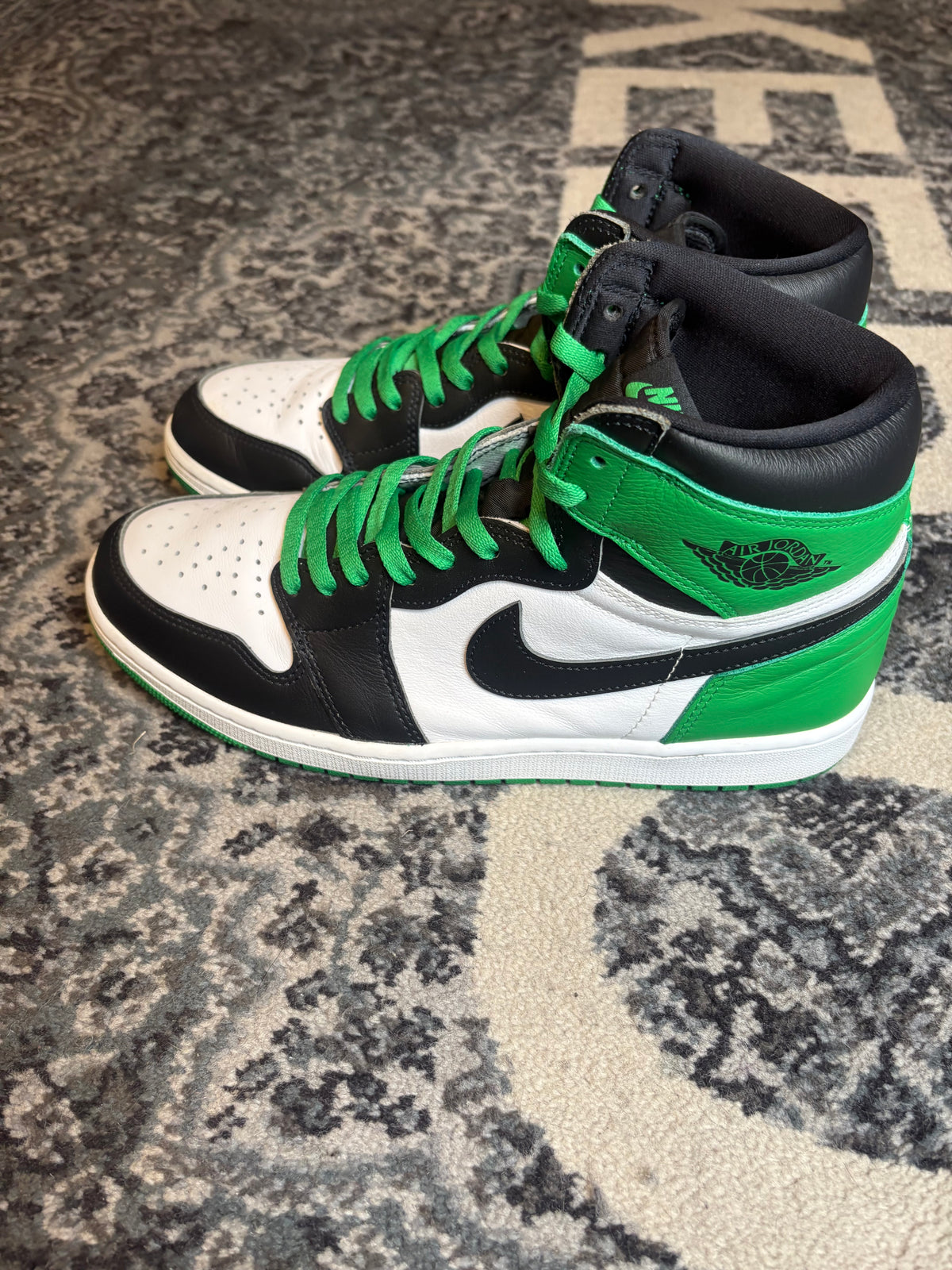 Jordan 1 Retro “Lucky Green” Clean Nb Size 12