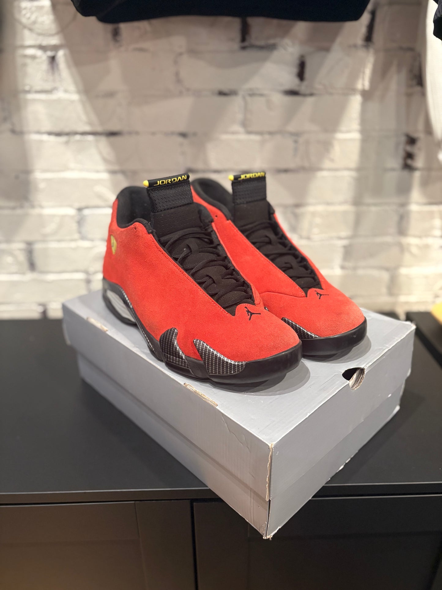 Jordan 14 ‘Red Ferrari’ Clean used og box size 14