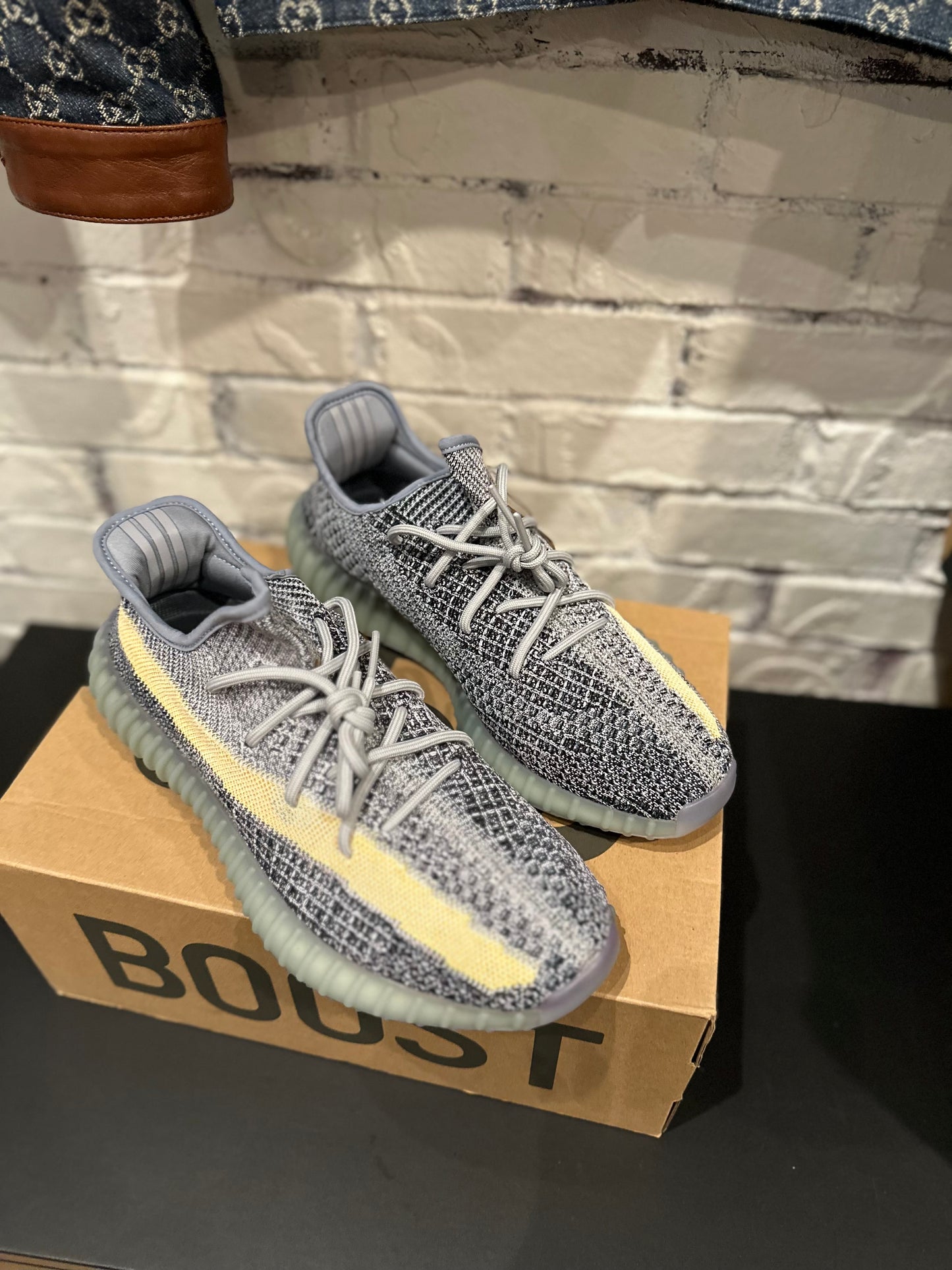 Yeezy Boost 350 V2 Ash Blue DS OG Size 10.5