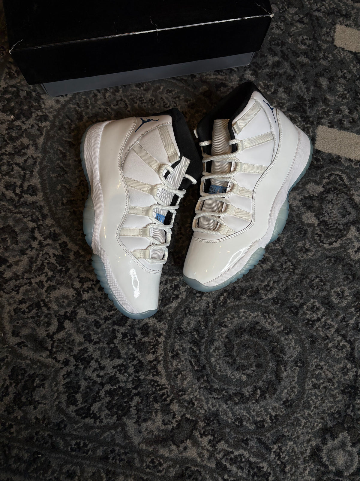 Jordan 11 Retro “Legend Blue” Clean Og Size 9
