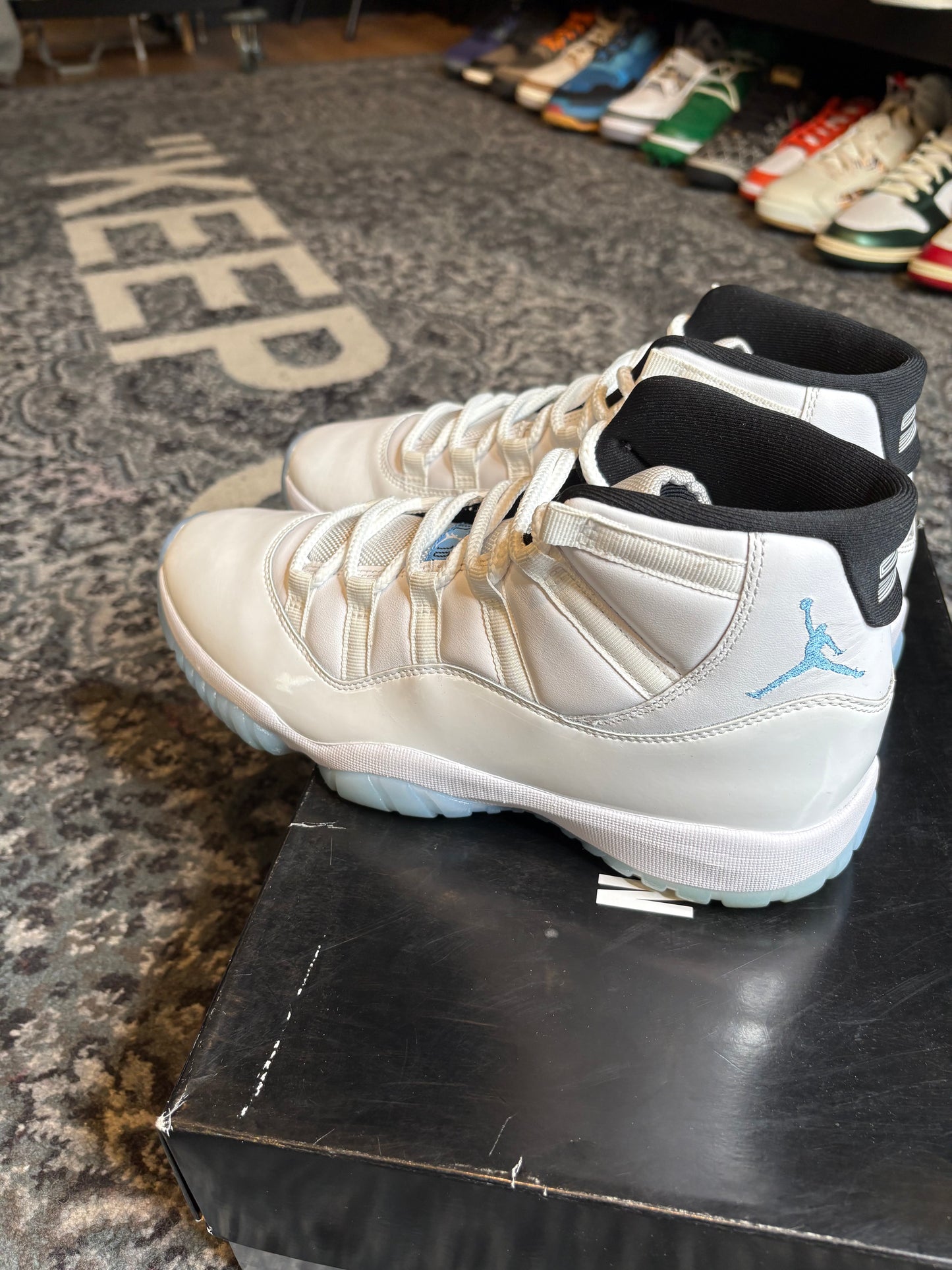 Jordan 11 Retro “Legend Blue” Clean Og Size 9.5