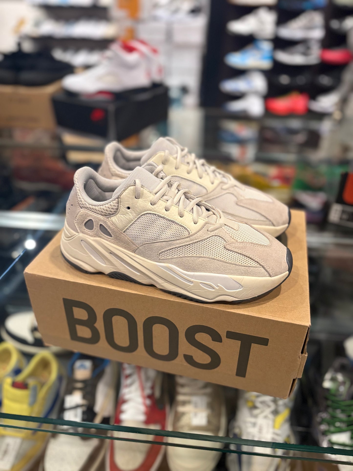 Yeezy 700 ‘Analog’ Clean Used OG box