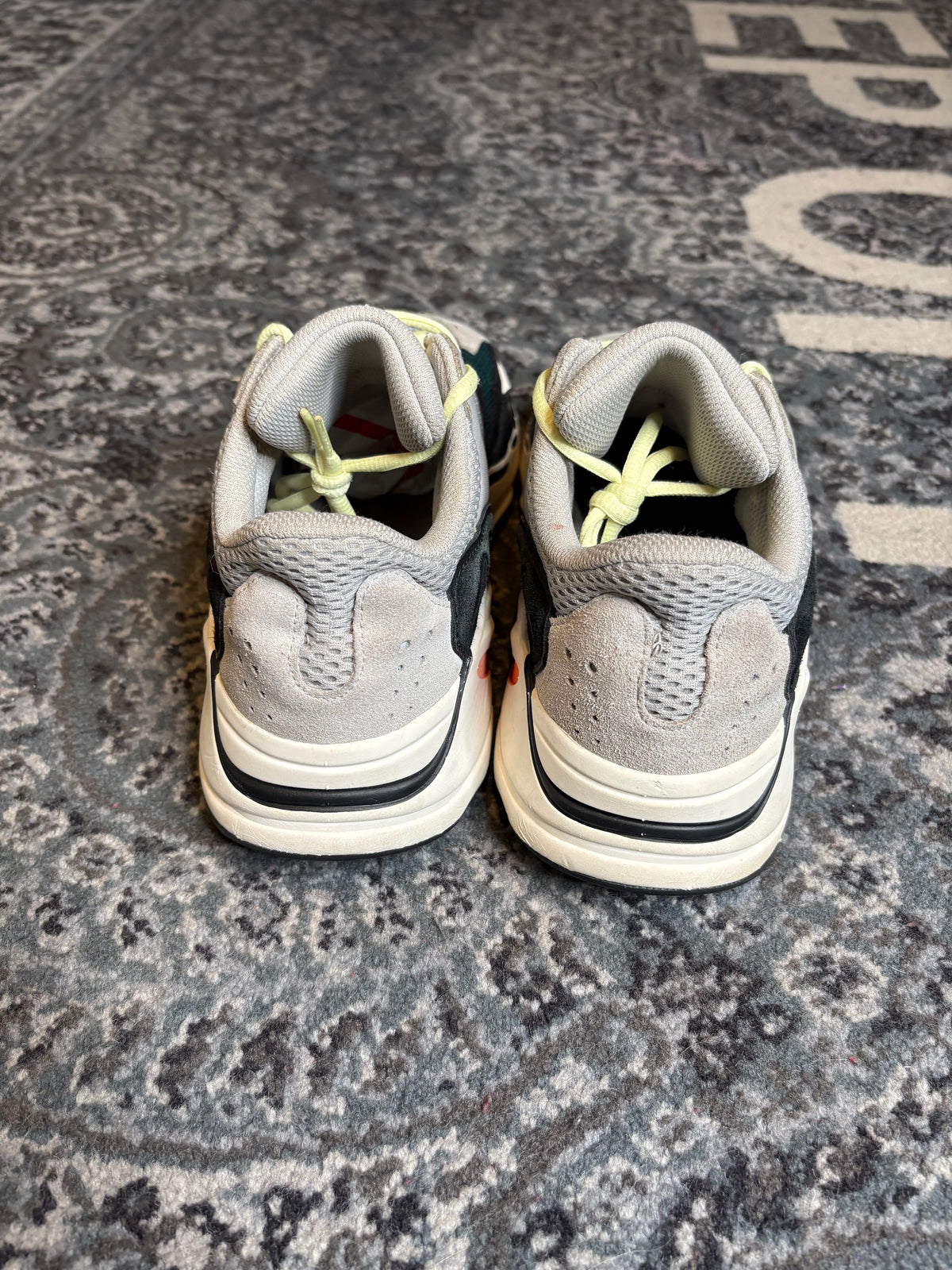 Yeezy Boost 700 “Wave Runner” Clean Nb Size 10.5