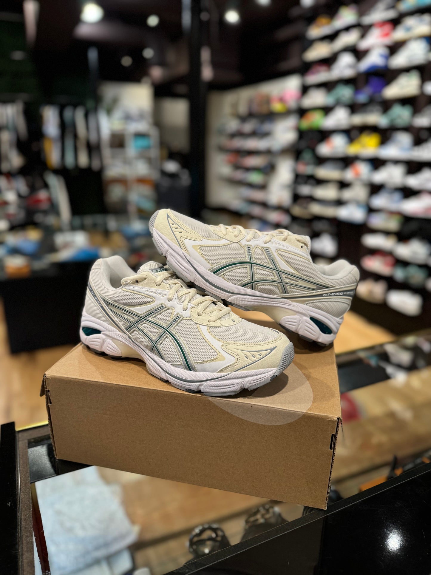 ASICS GT 2160 ‘Cream Jasper Green’ size 9.5