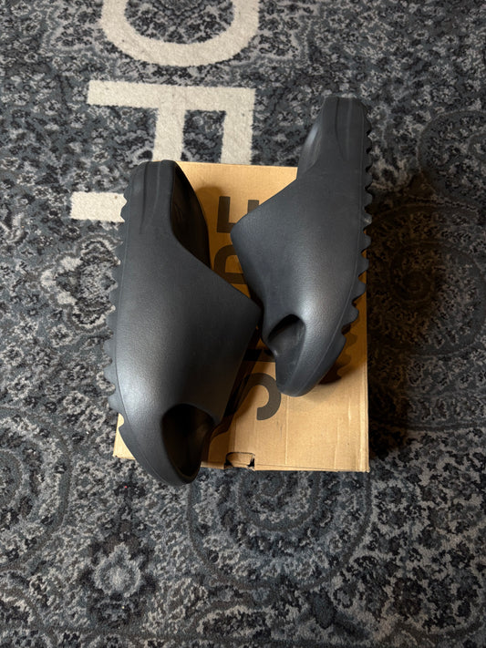 Yeezy Slide “Onyx” CLEAN OG SIZE 12