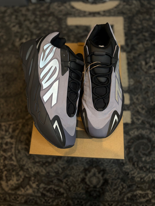 Yeezy 700 MNVN “Geode” DS OG SIZE 13