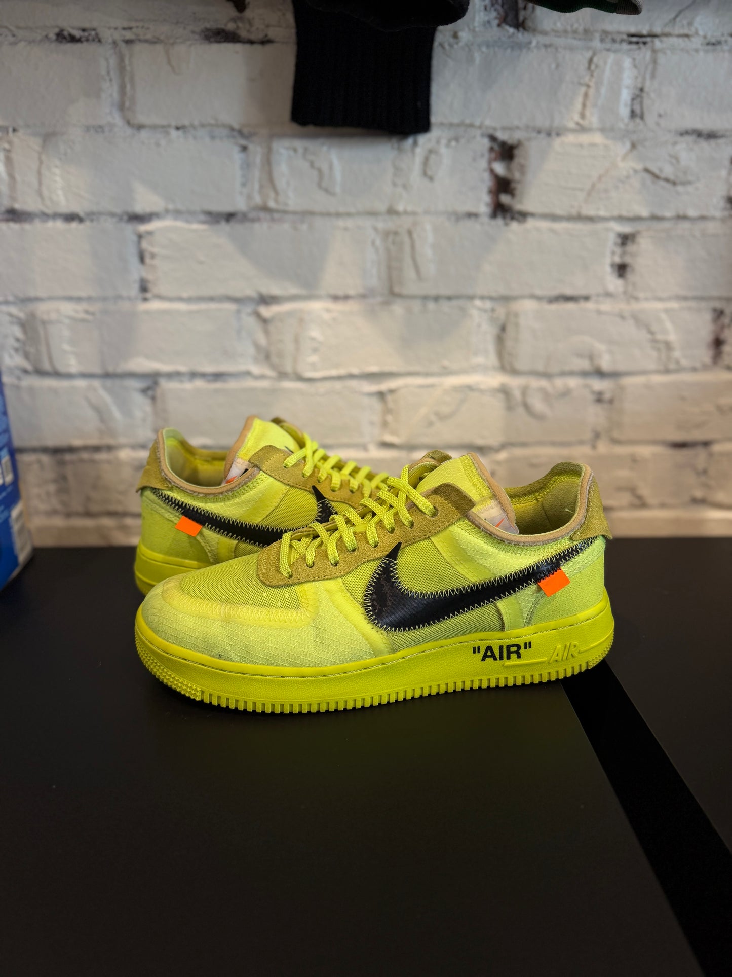 Off-White Air Force 1 ‘Volt’ Size 8.5 PO NB