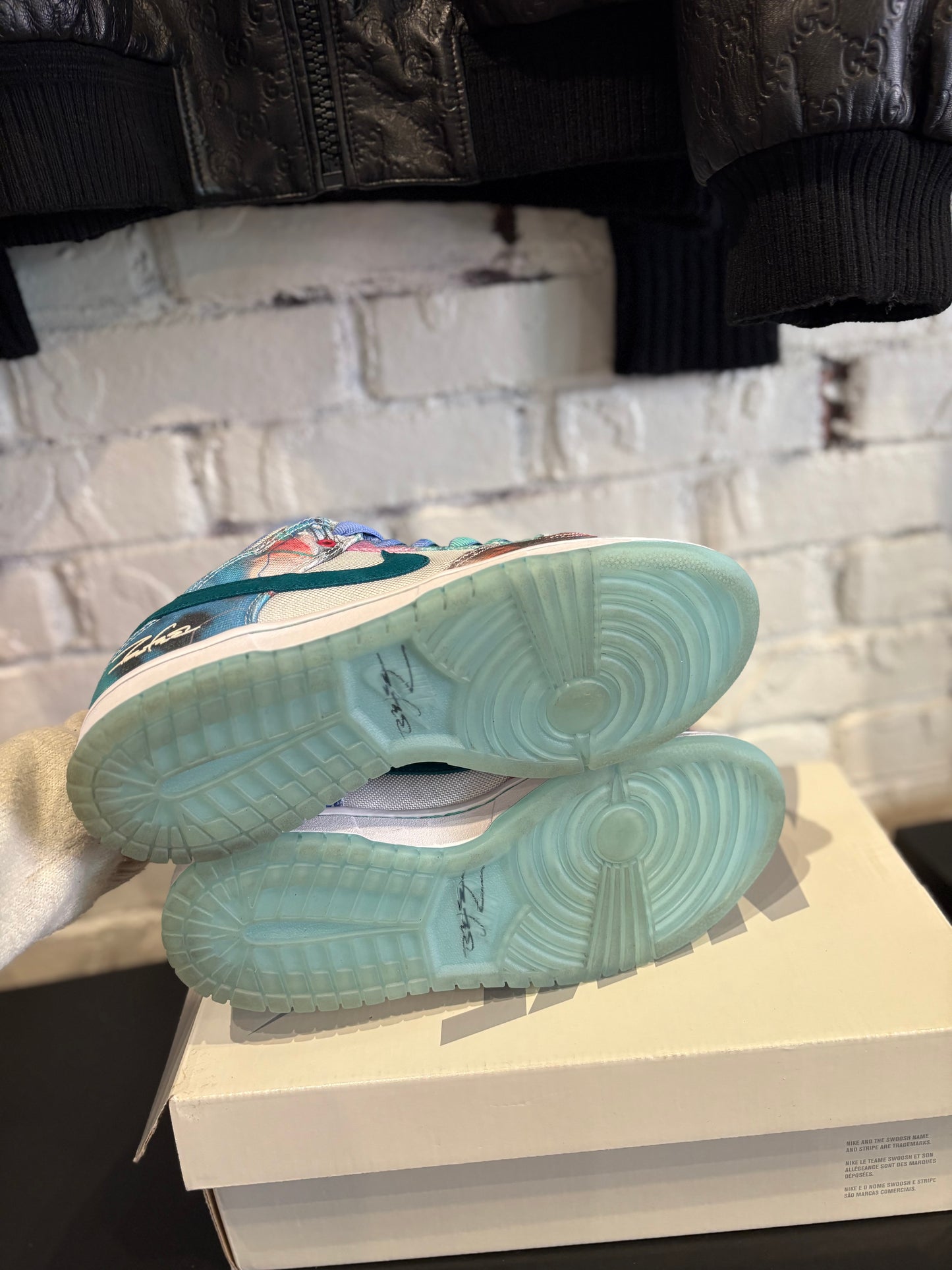 SB Dunk Low Futura Laboratories Bleached Aqua Clean OG Size 7