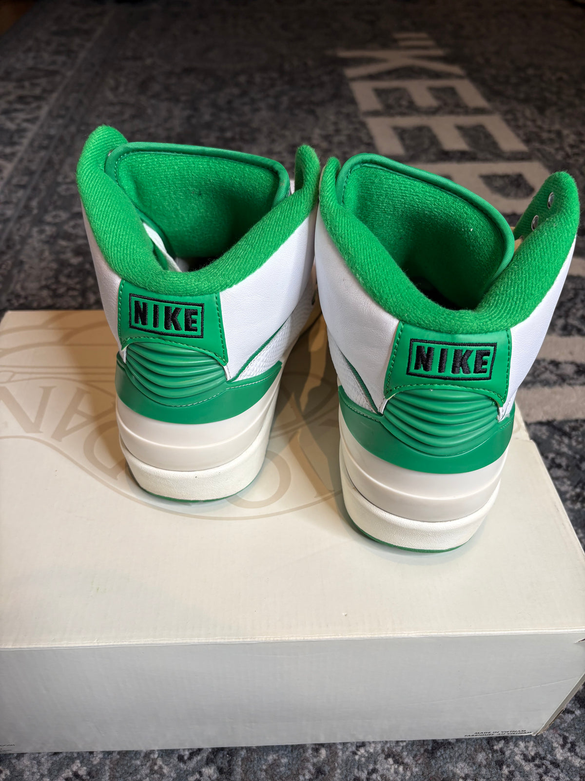 Jordan 2 Retro “Lucky Green” Clean Og Size 12
