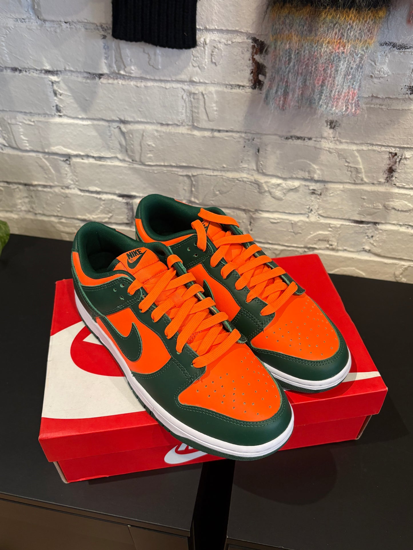 Dunk Low Miami Hurricanes DS OG Size 9