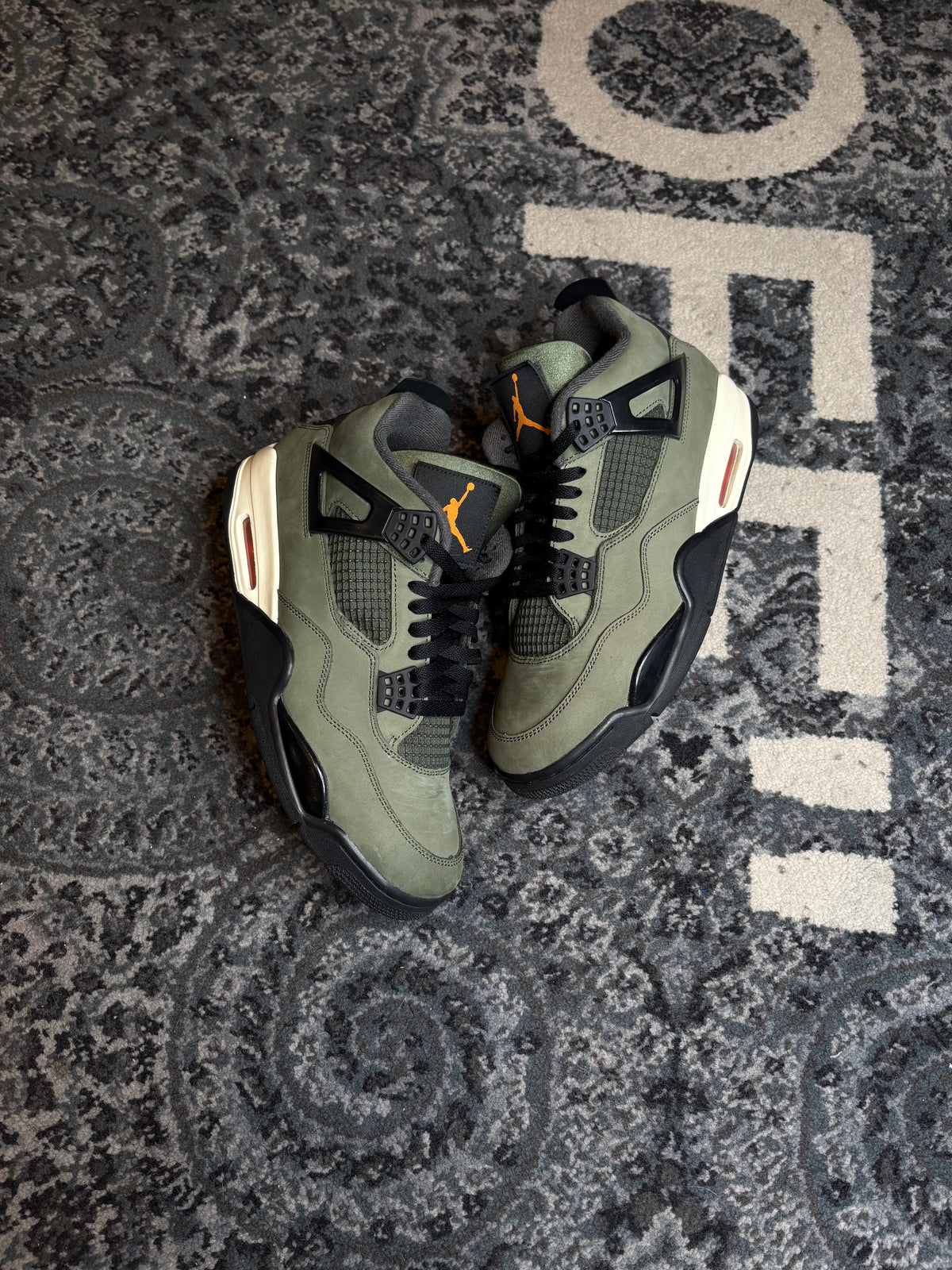 Jordan 4 Retro “Undefeated” Clean Rb Size 10.5
