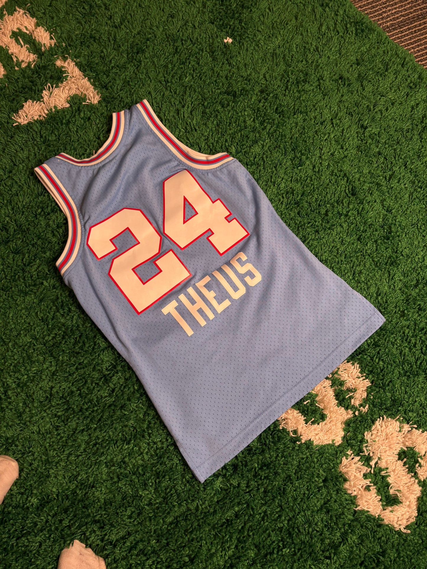 Mitchell & Ness Kings Theus Jersey Size XS