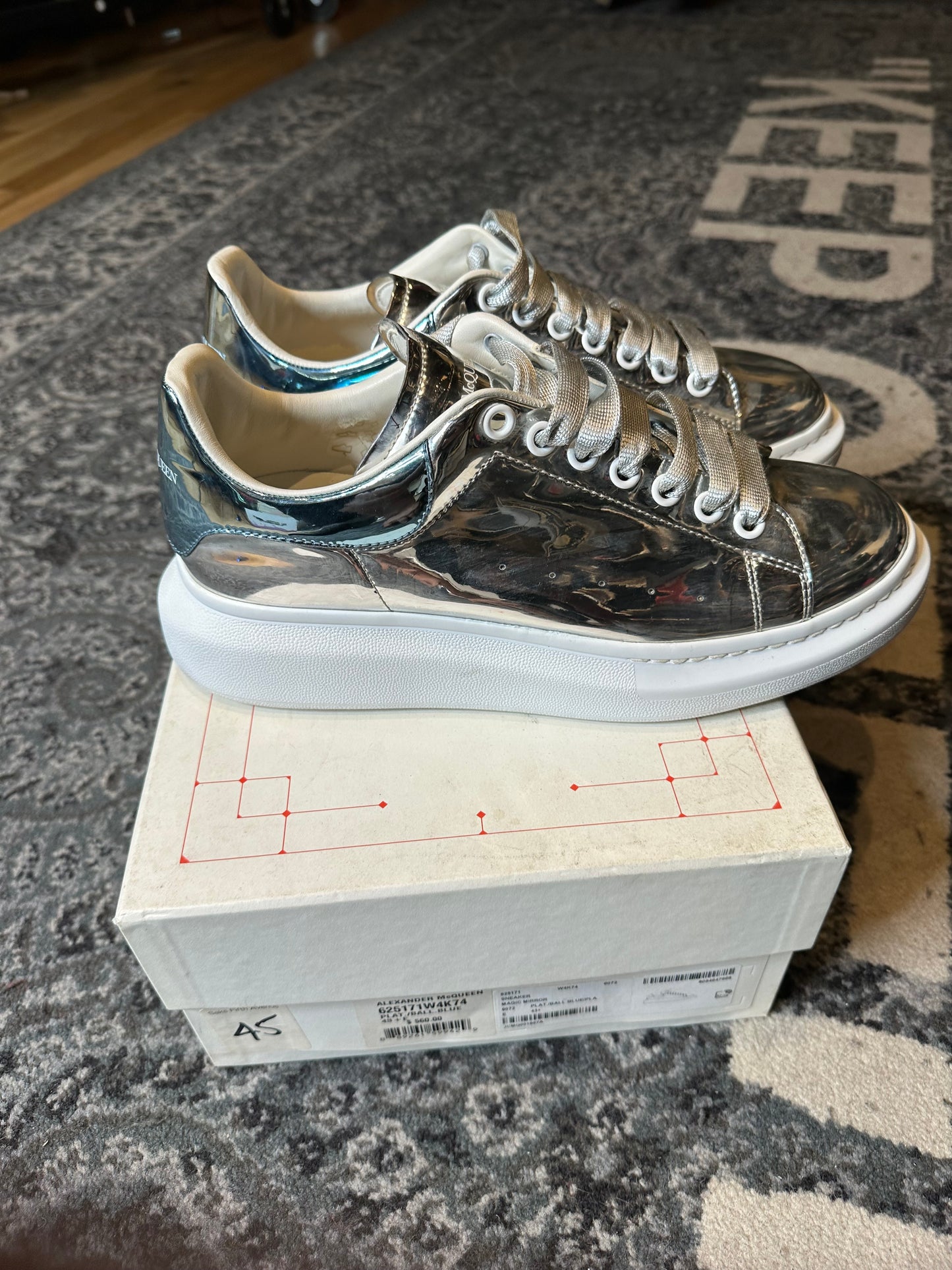 Alexander McQueen “Silver” Clean OG Size 10(43 EU)