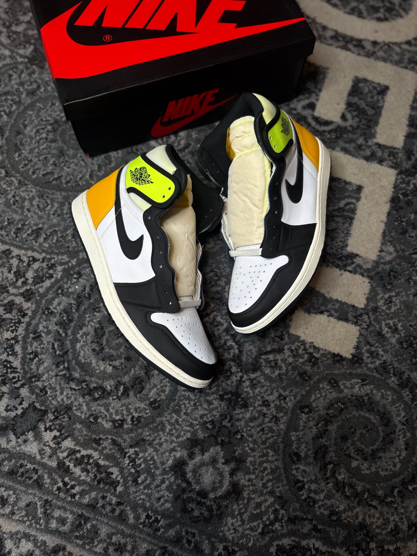 Jordan 1 Retro “Volt” Ds Og Size 11