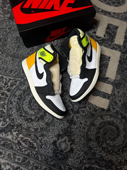 Jordan 1 Retro “Volt” Ds Og Size 11