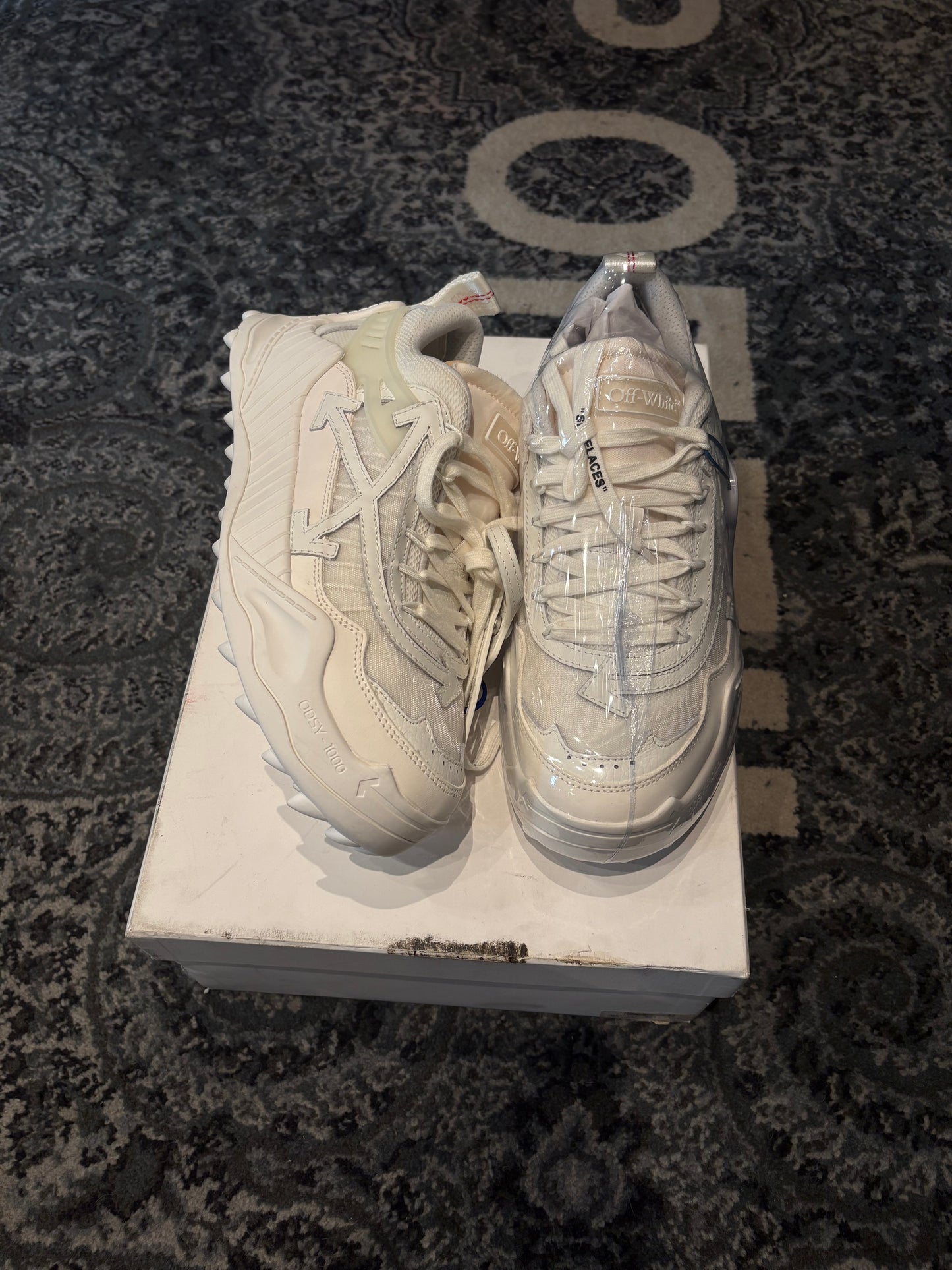 Off White Odsy OG DS SIZE 10(43EU)