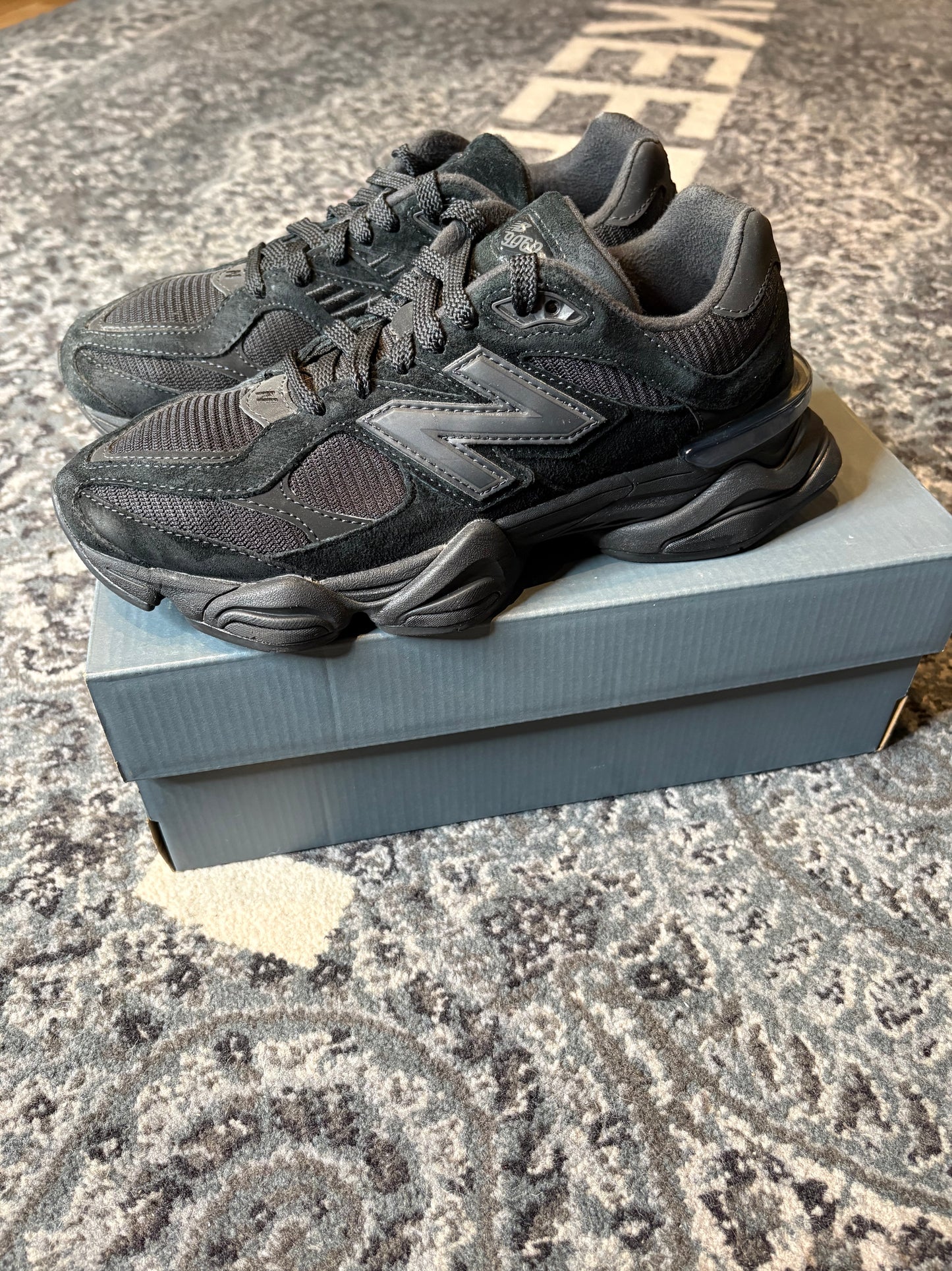 New Balance 9060 “Triple Black” CLEAN OG SIZE 9