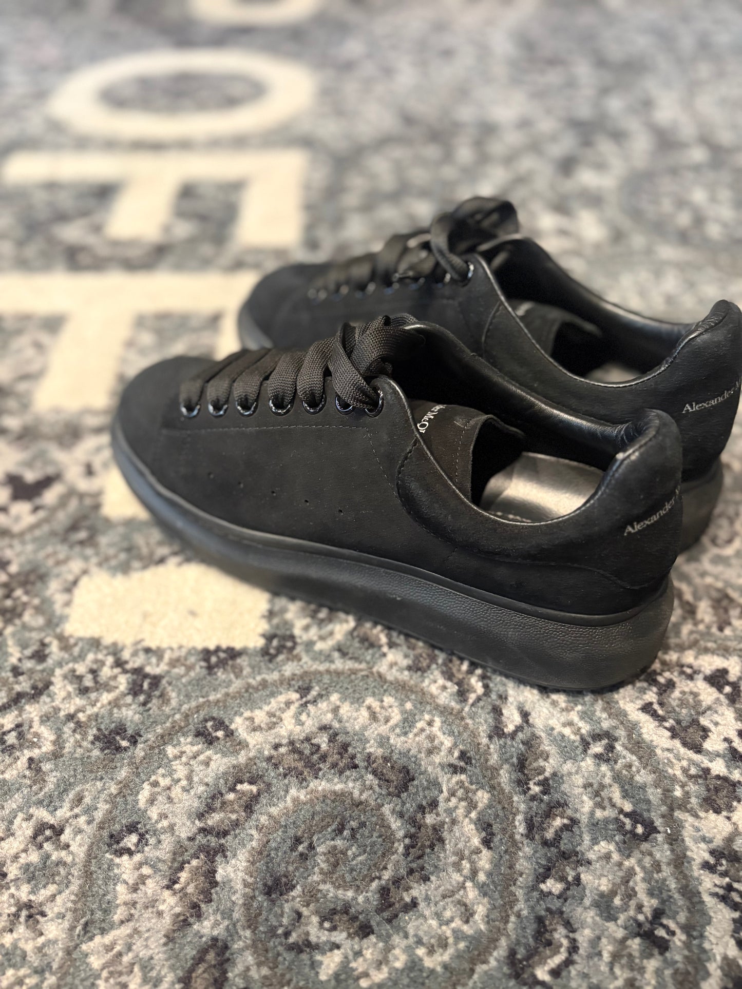 Alexander McQueen Oversized “Triple Black” NB CLEAN SIZE 7 (40 EU)