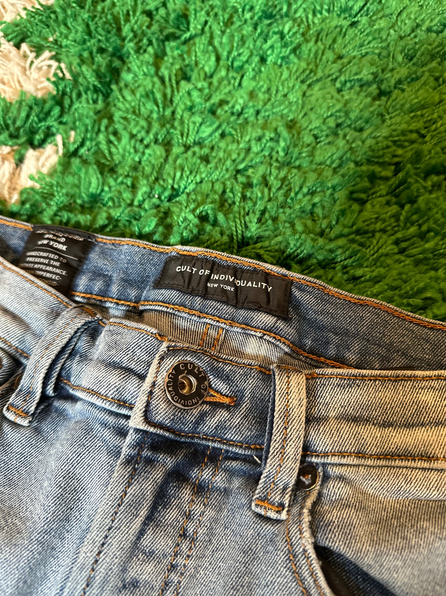Cult Jeans Light Wash Distressed Size 30